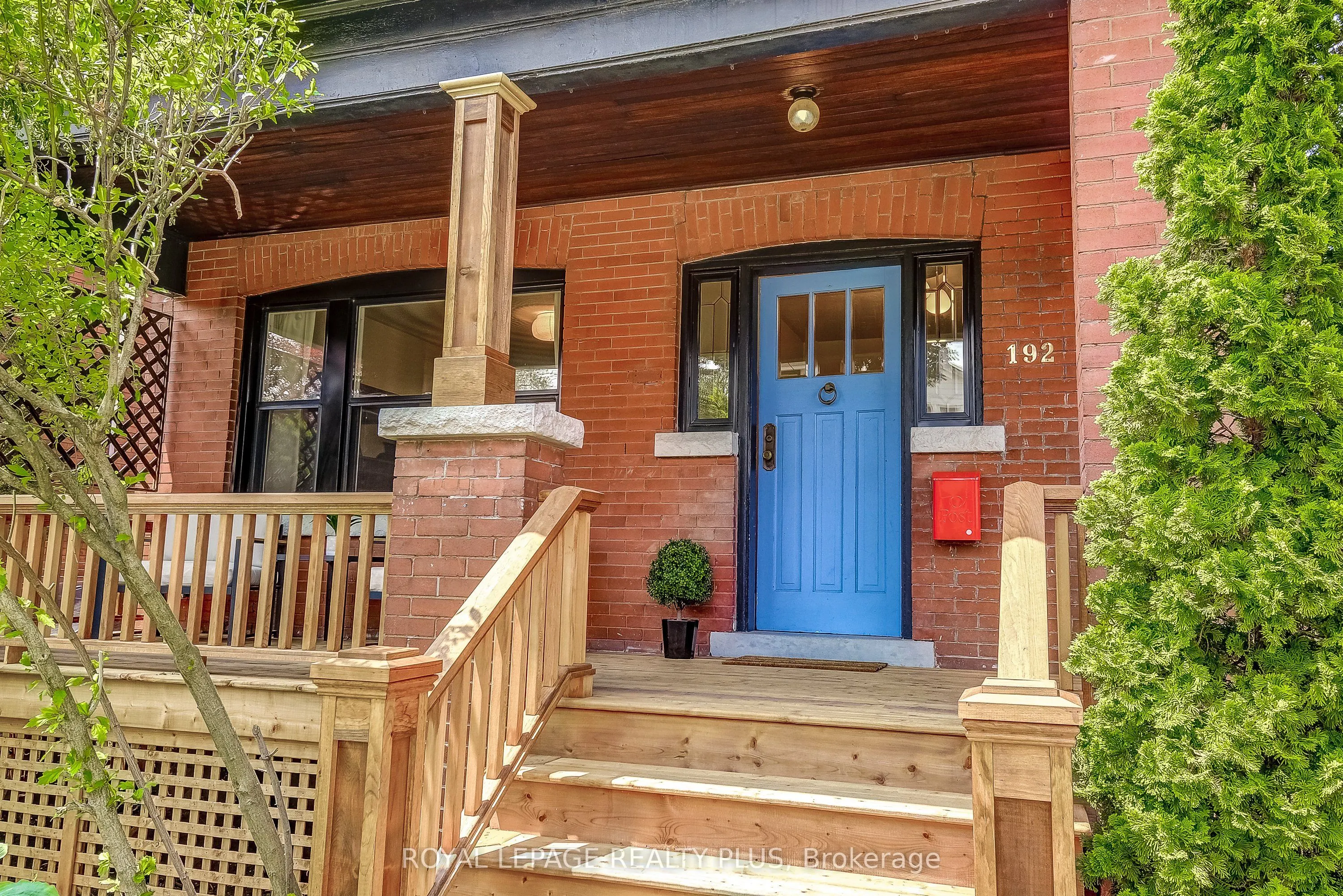 192 Kensington Avenue S