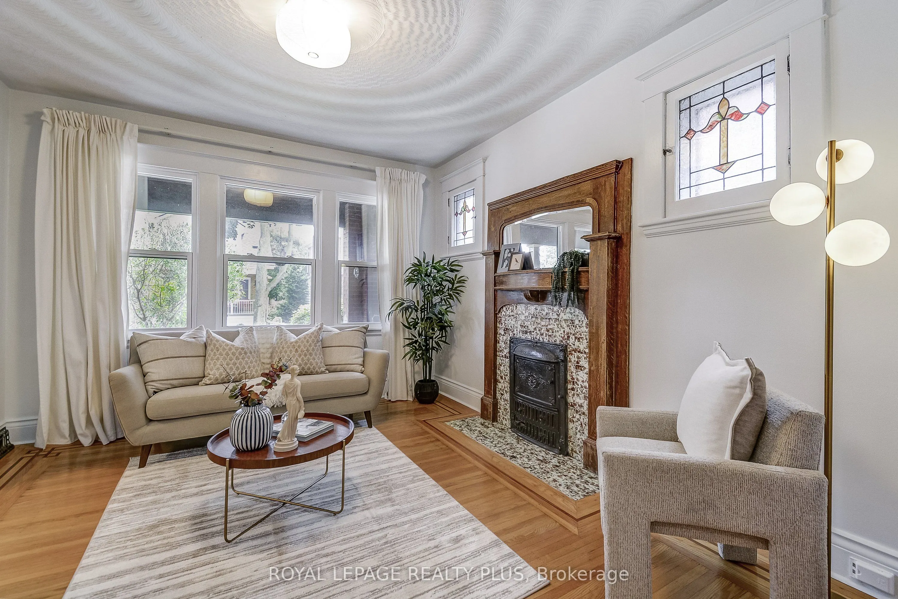 192 Kensington Avenue S