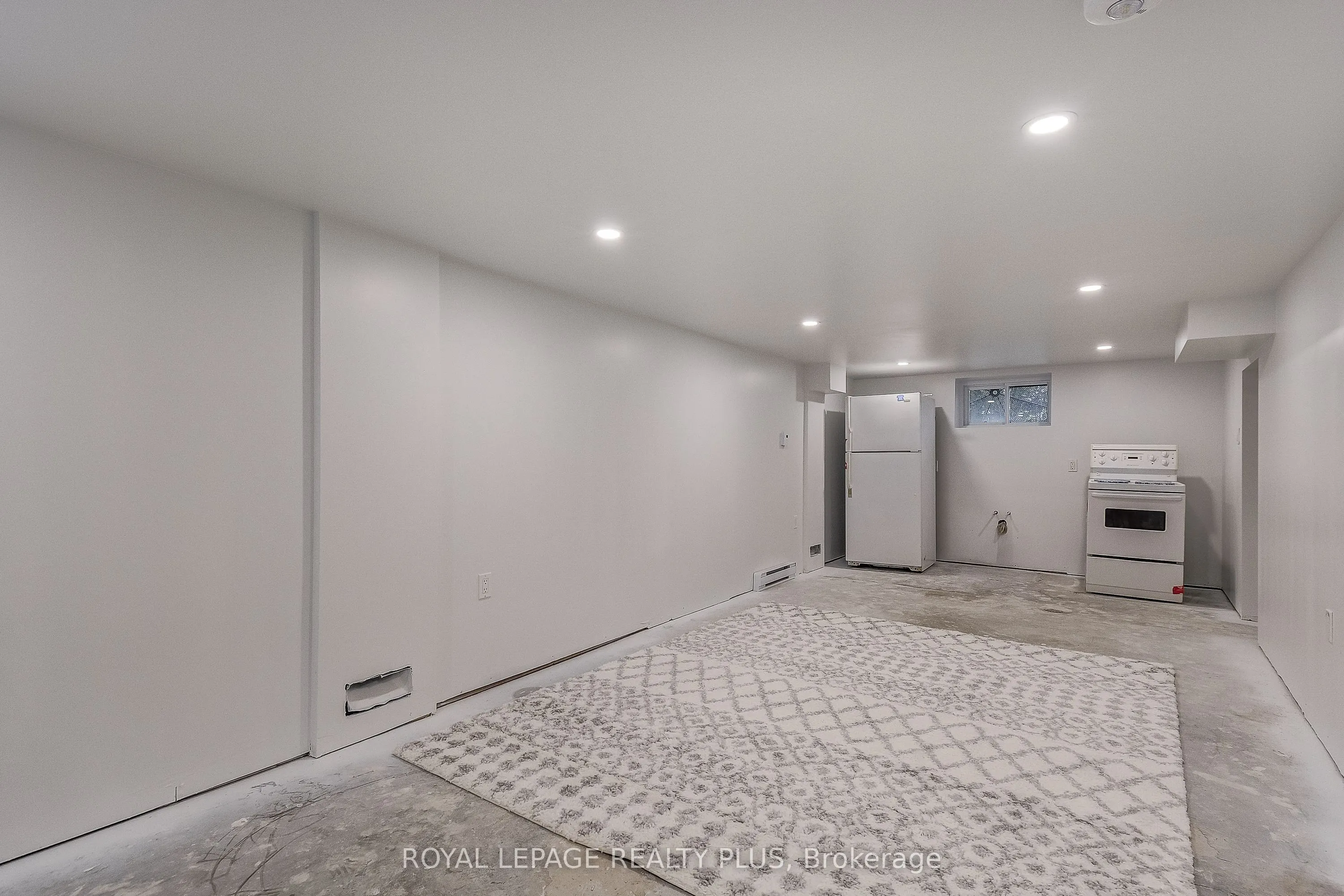 192 Kensington Avenue S