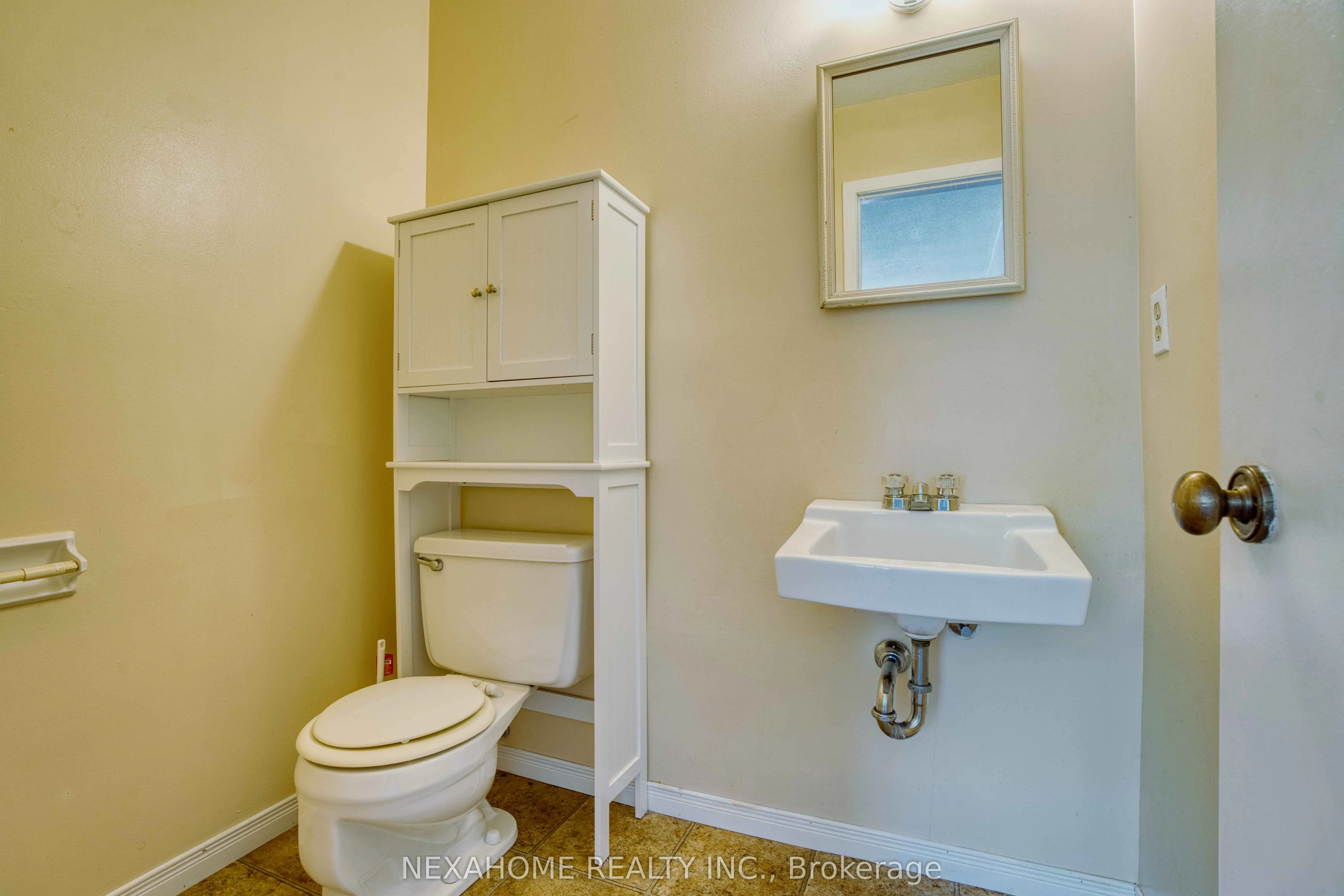 285 EVERGLADE Crescent, #33