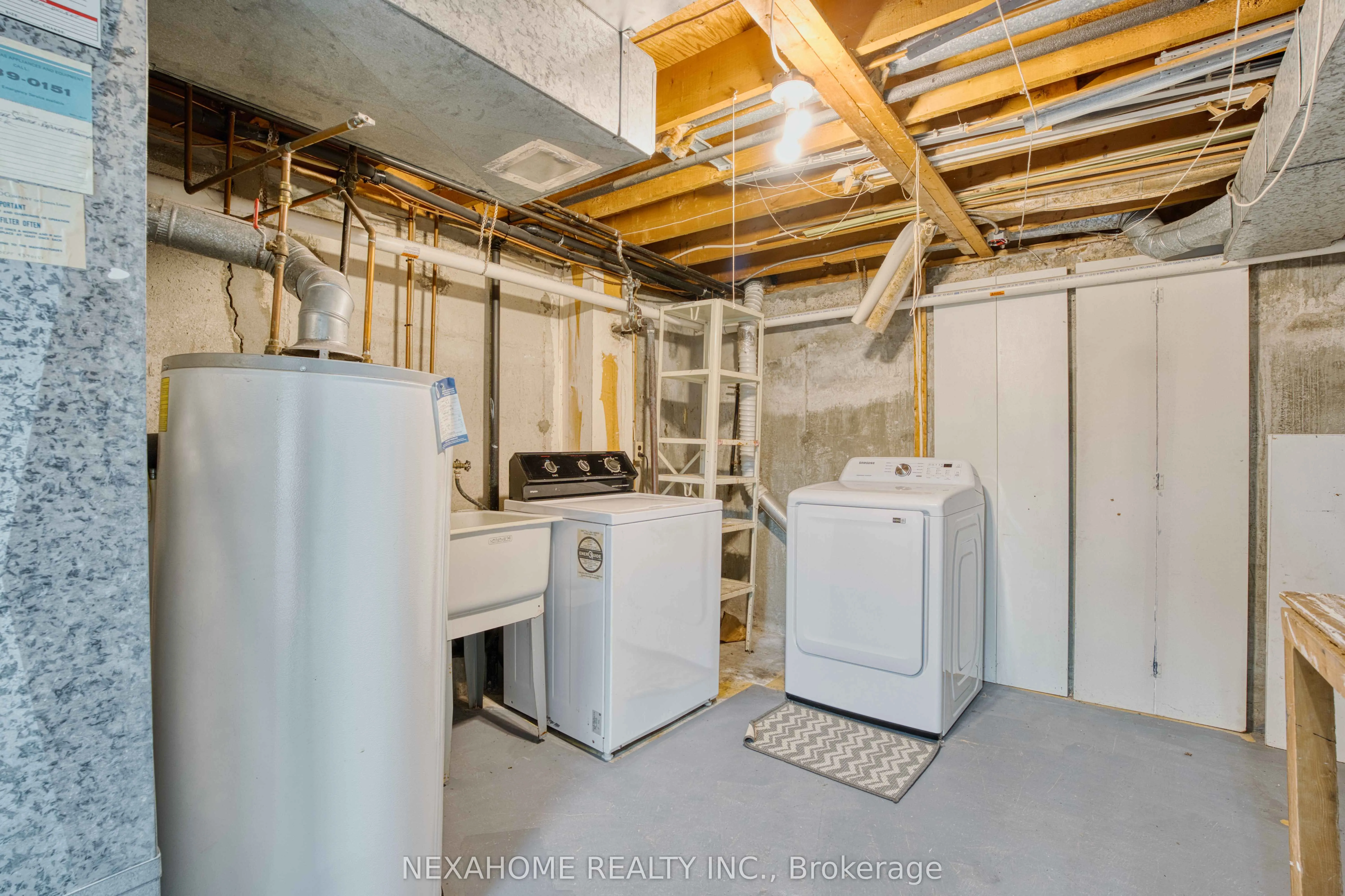 285 EVERGLADE Crescent, #33