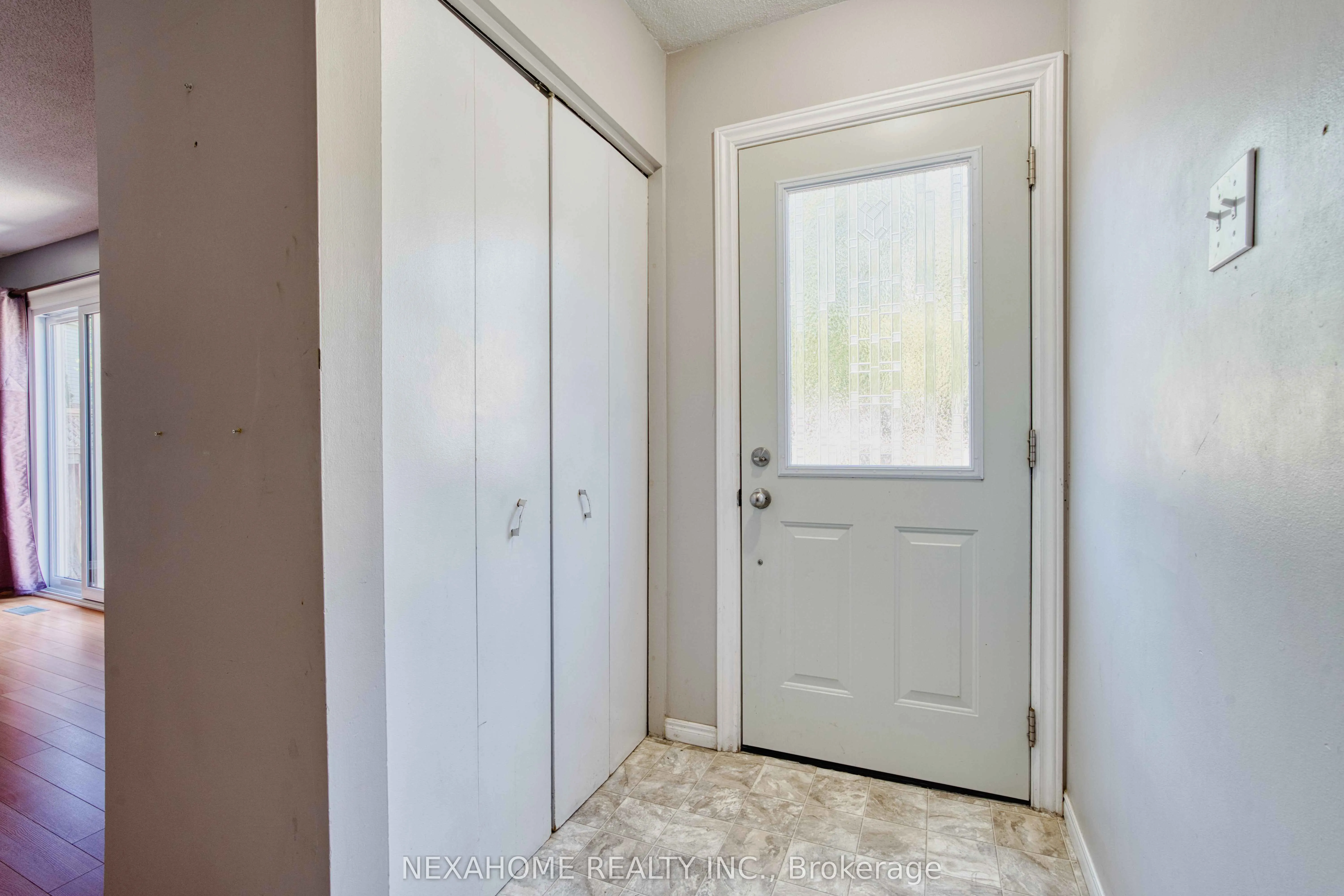 285 EVERGLADE Crescent, #33