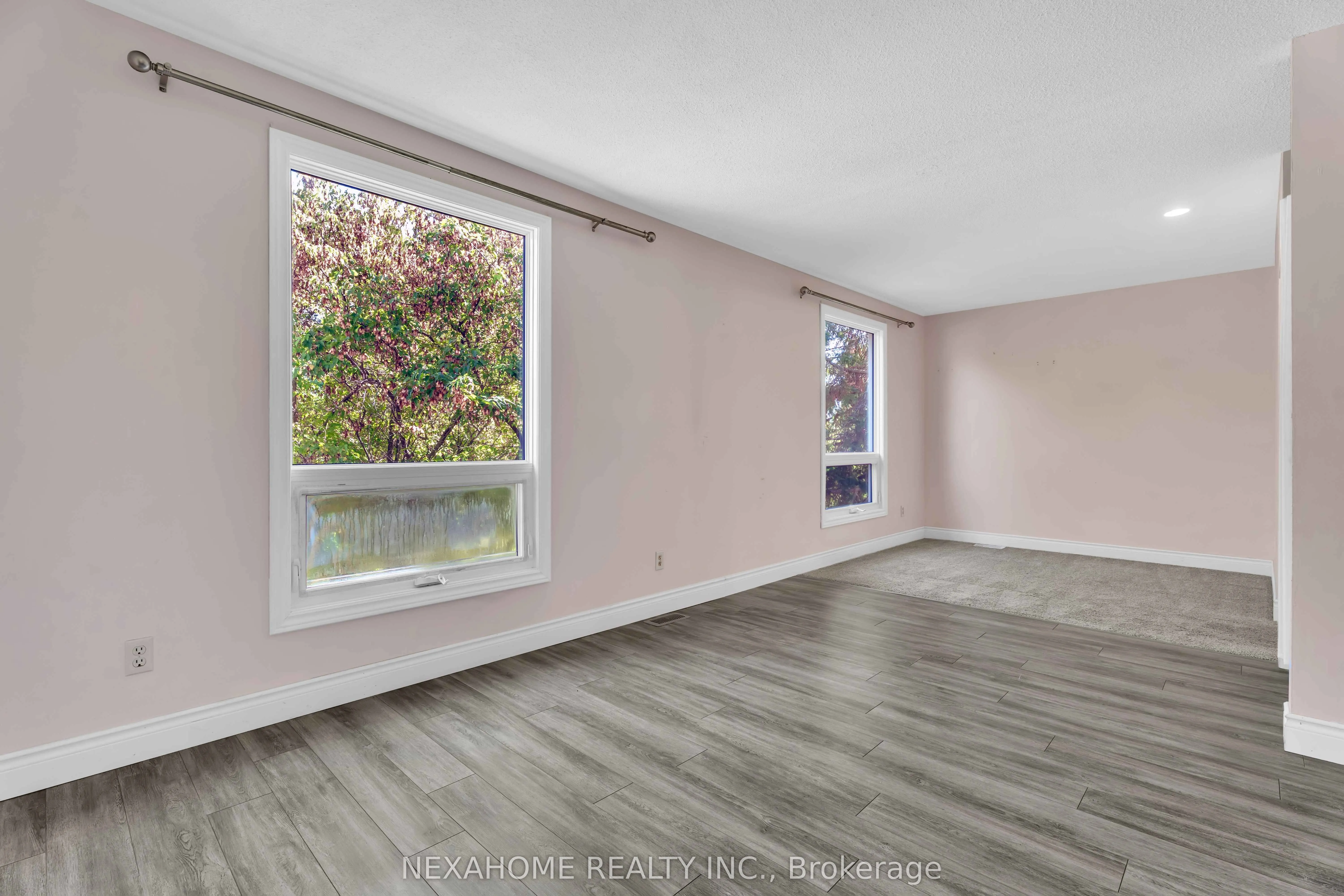 285 EVERGLADE Crescent, #33