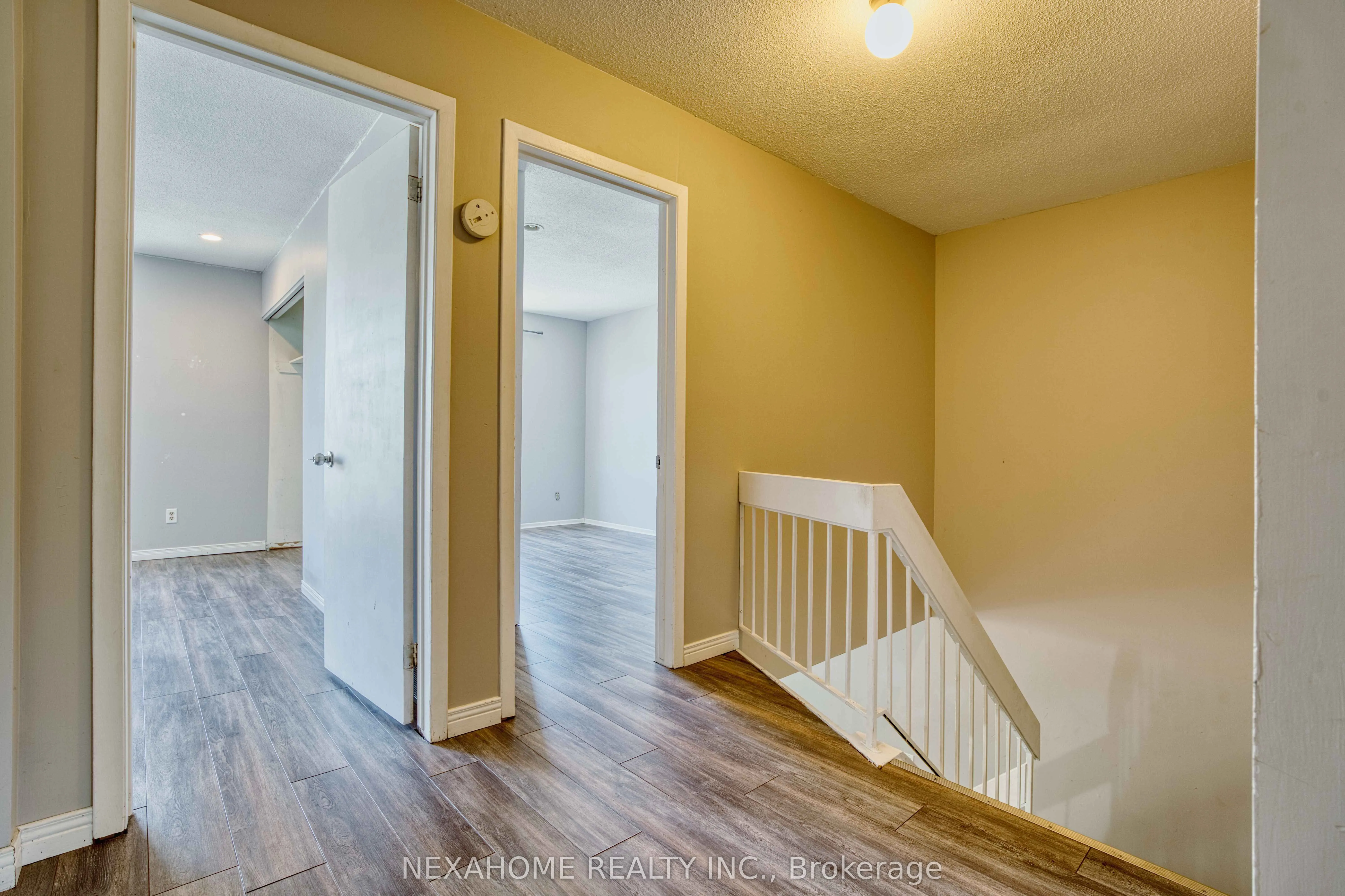 285 EVERGLADE Crescent, #33