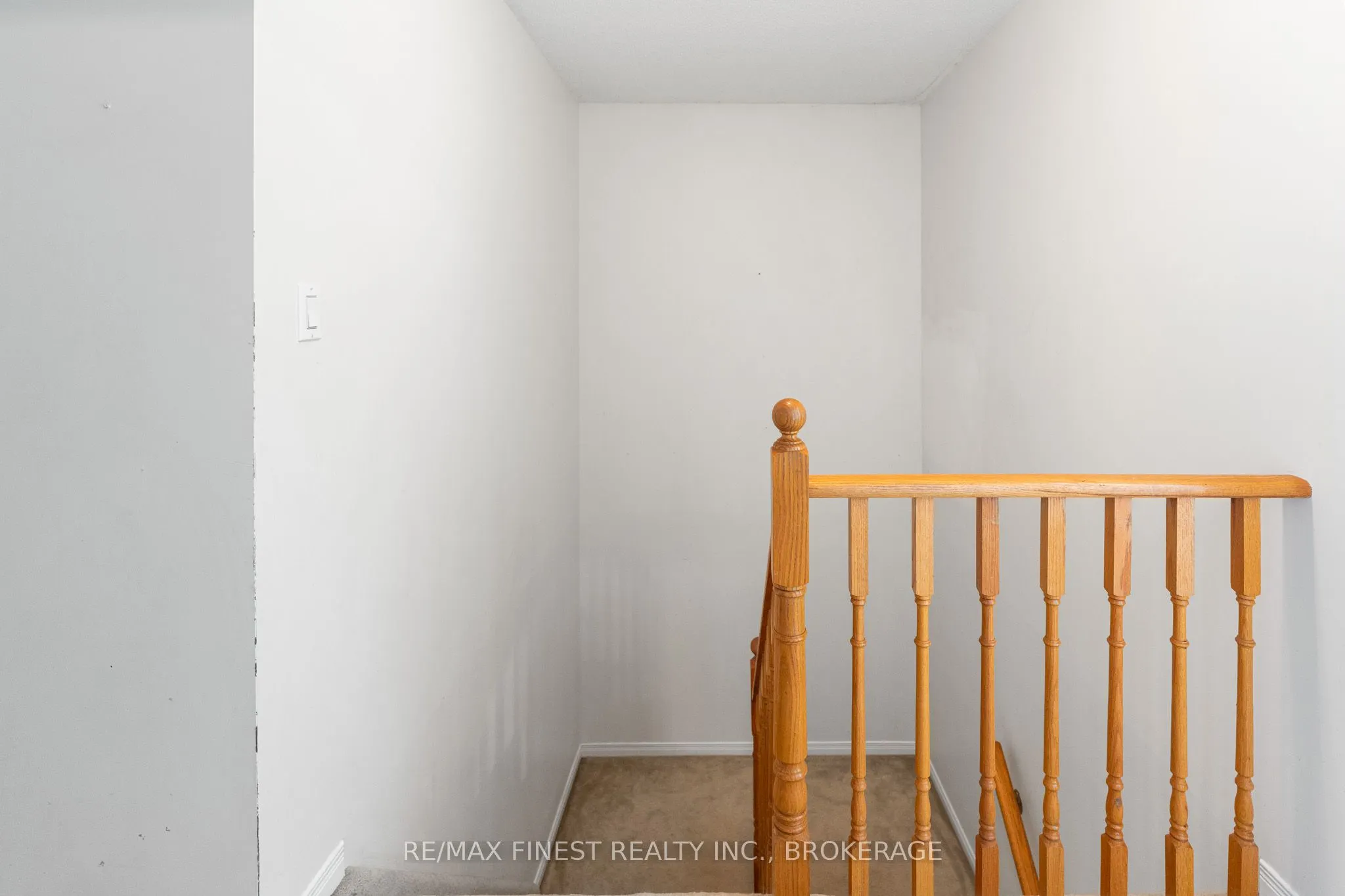 944 Warburton Crescent