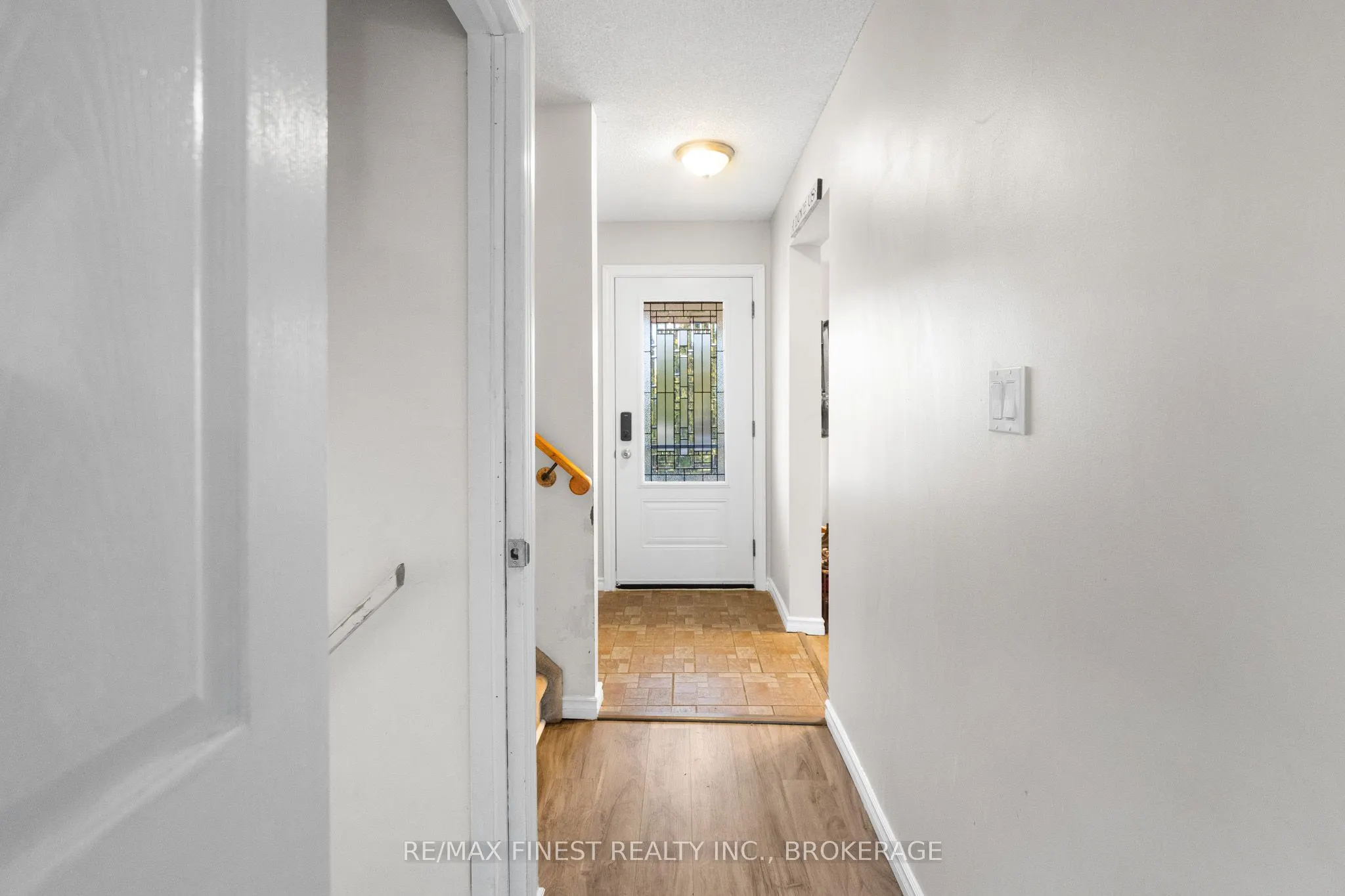 944 Warburton Crescent