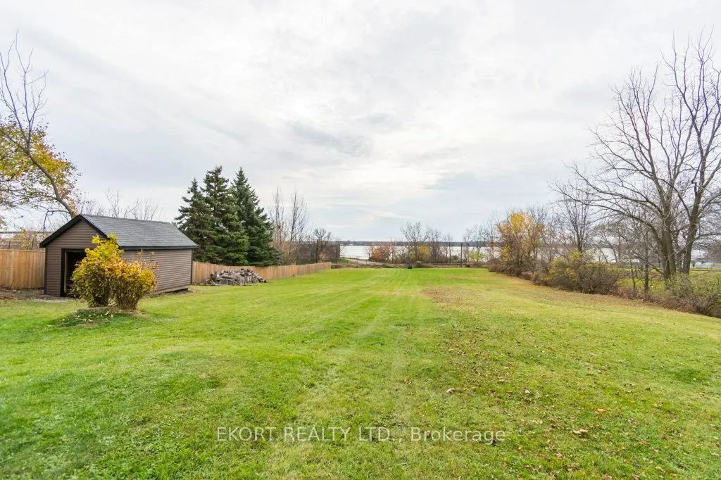 239 Dundas Street W
