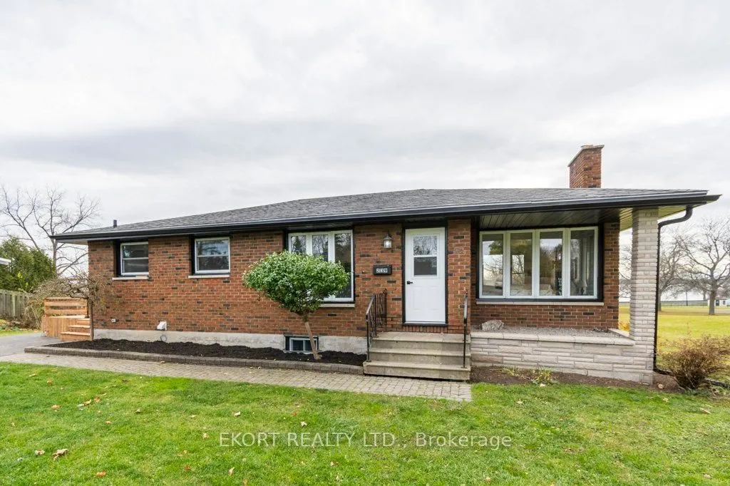 239 Dundas Street W