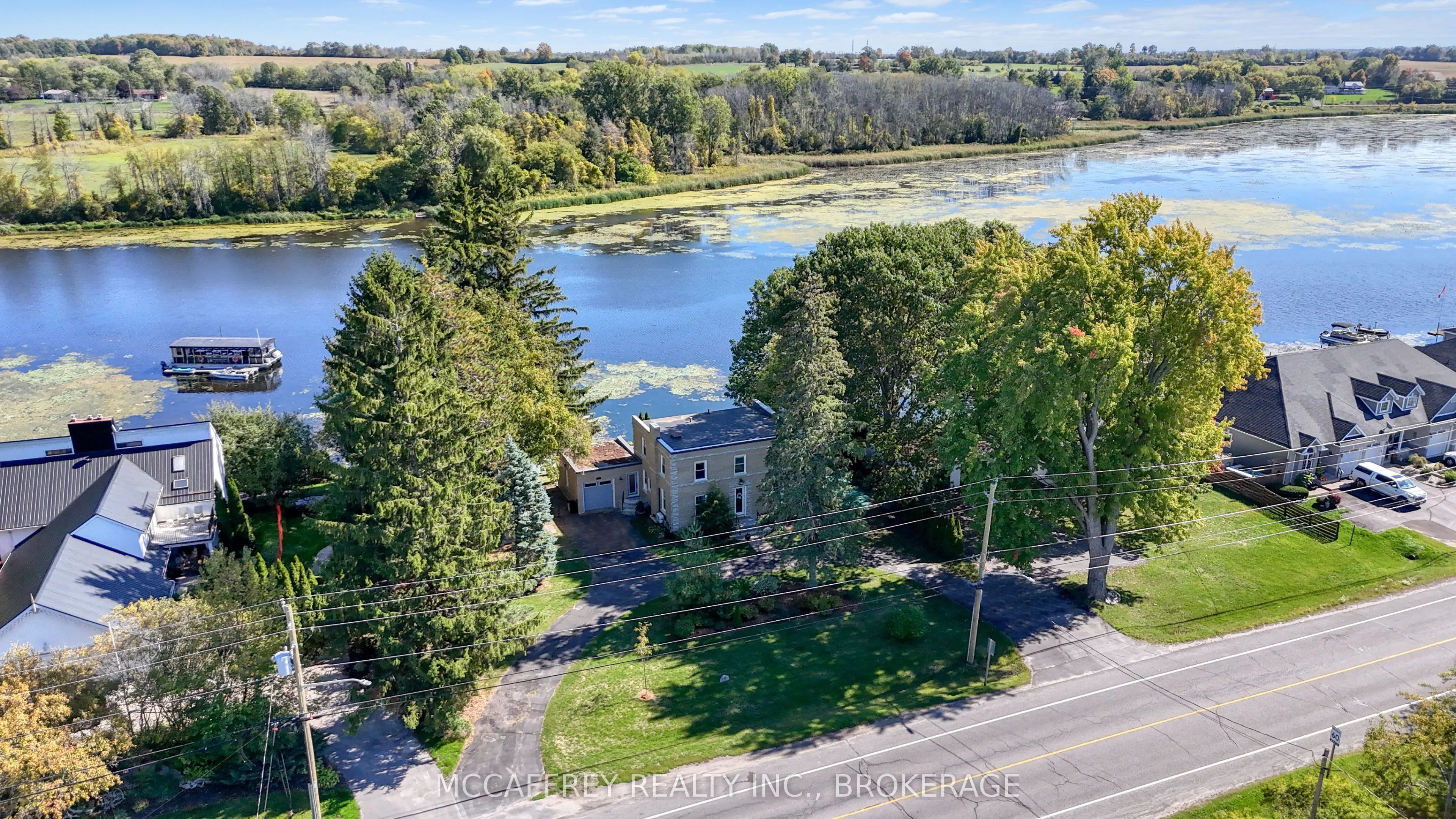 442 DUNDAS Street W