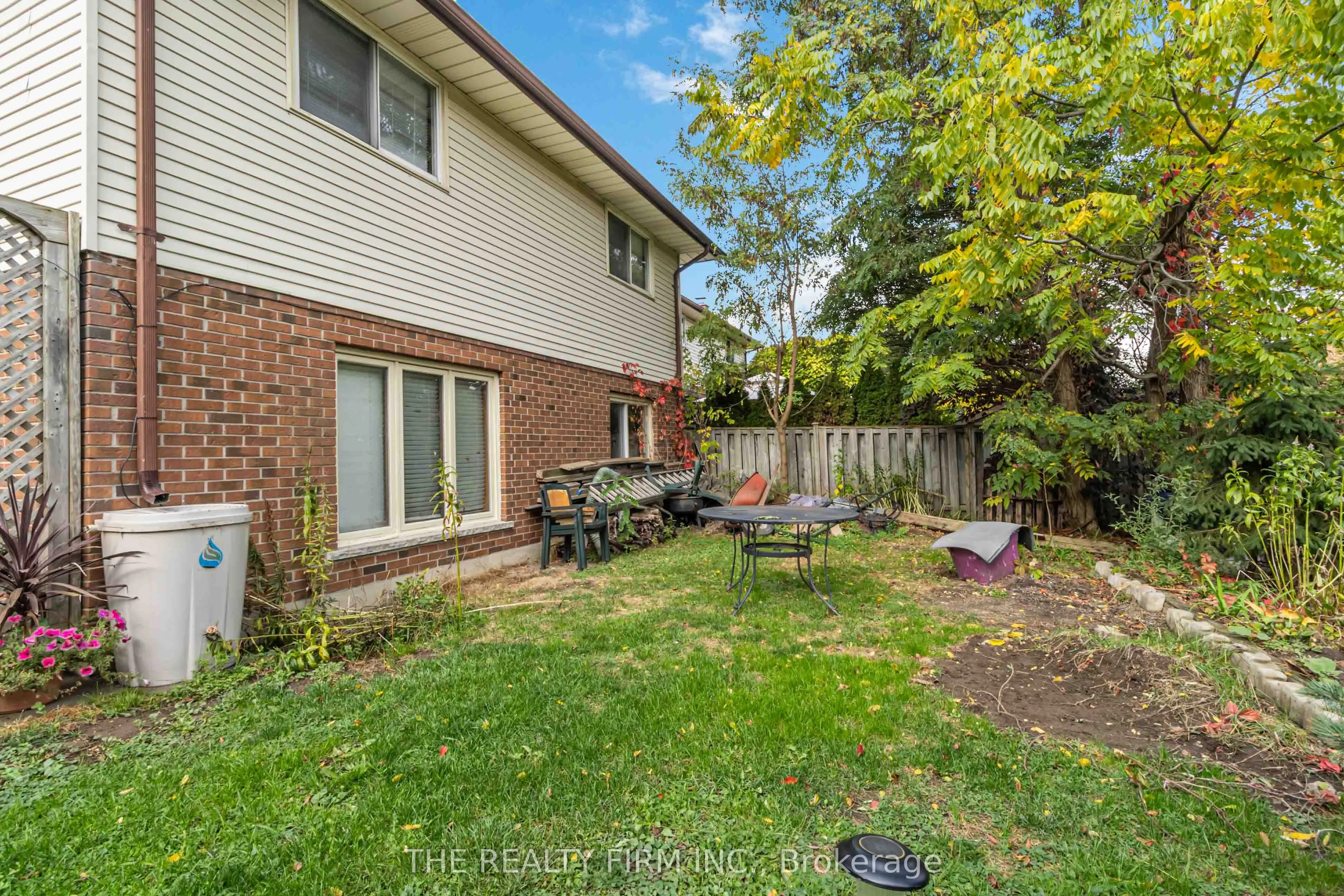 1132 Iroquois Crescent