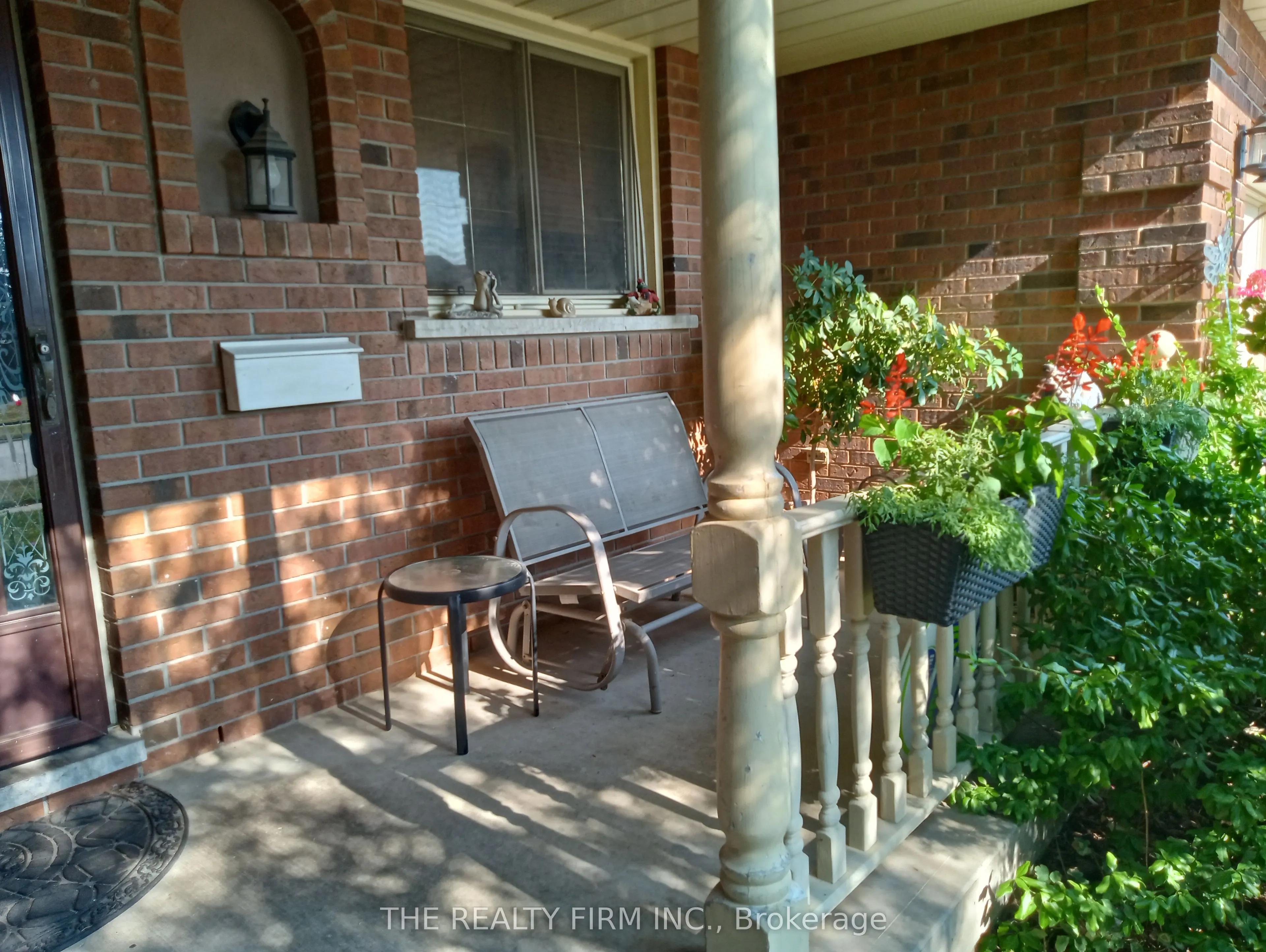 1132 Iroquois Crescent