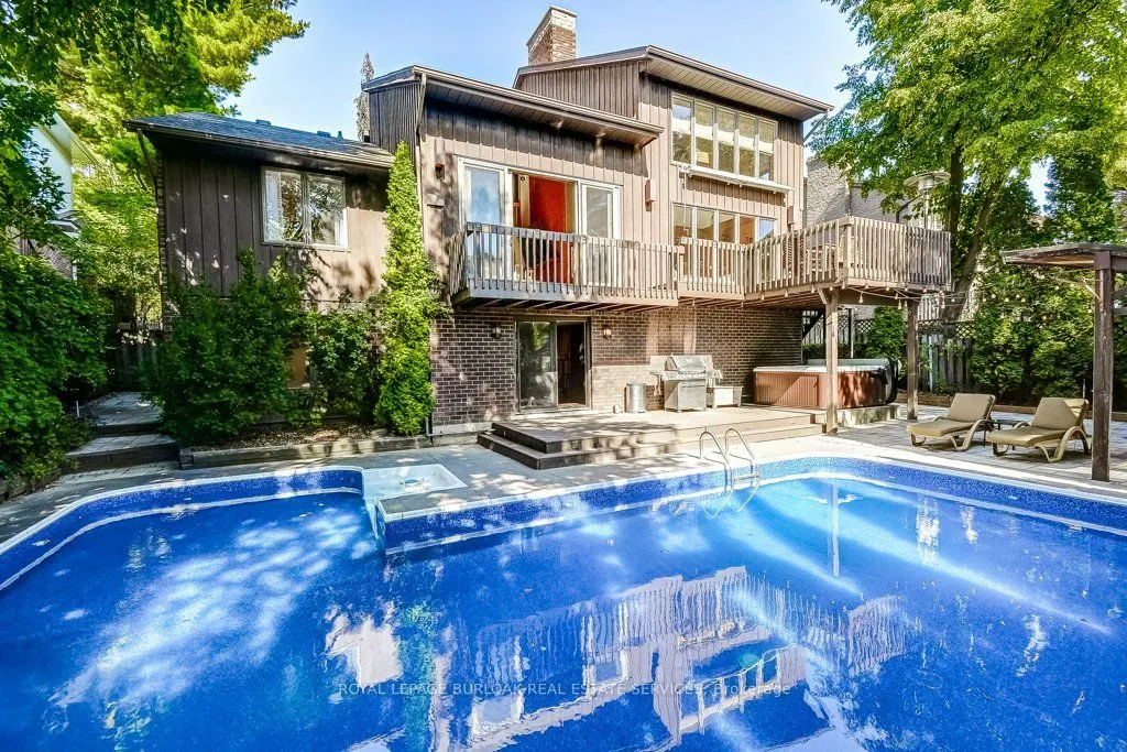 9 Foresthill Crescent