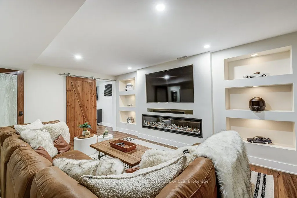 9 Foresthill Crescent