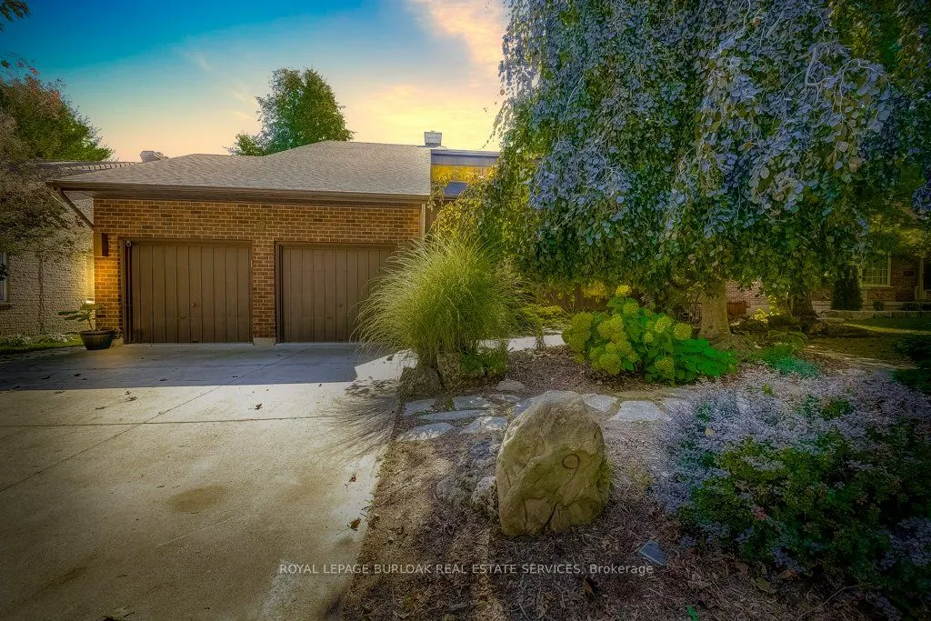 9 Foresthill Crescent