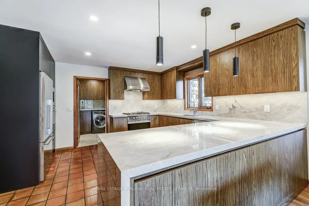 9 Foresthill Crescent