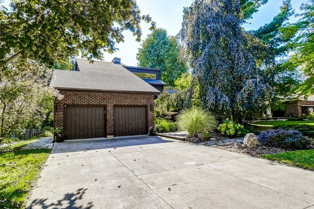 9 Foresthill Crescent