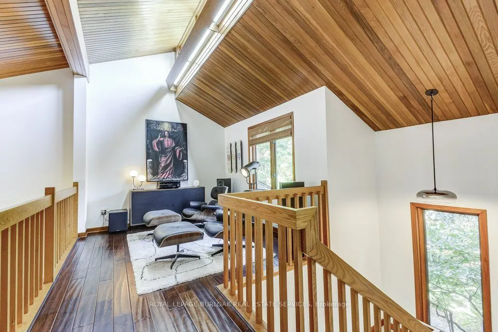 9 Foresthill Crescent