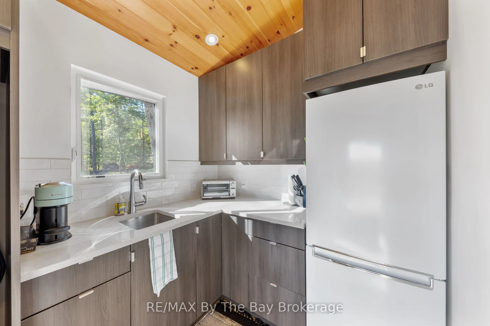 18152 Georgian Bay Shore