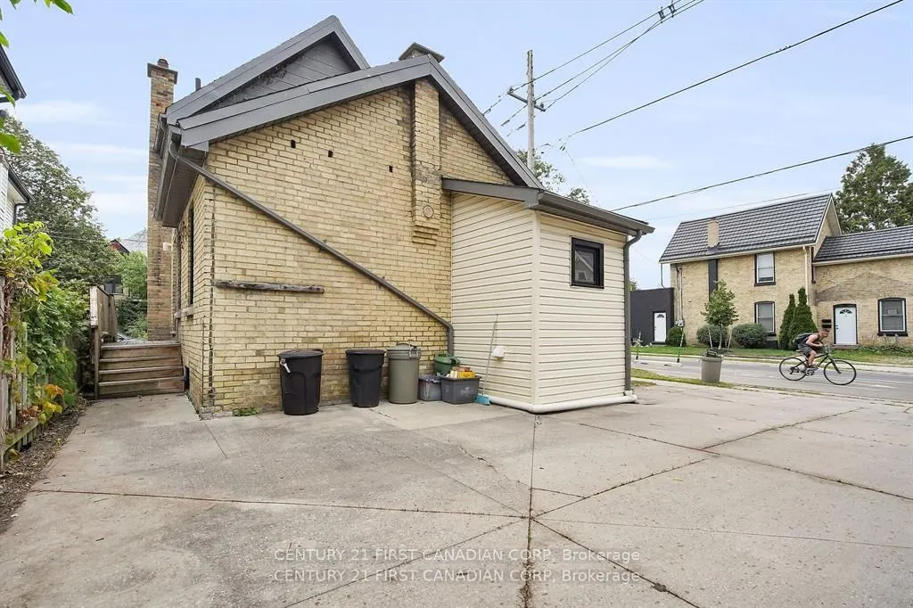 453 Quebec Street