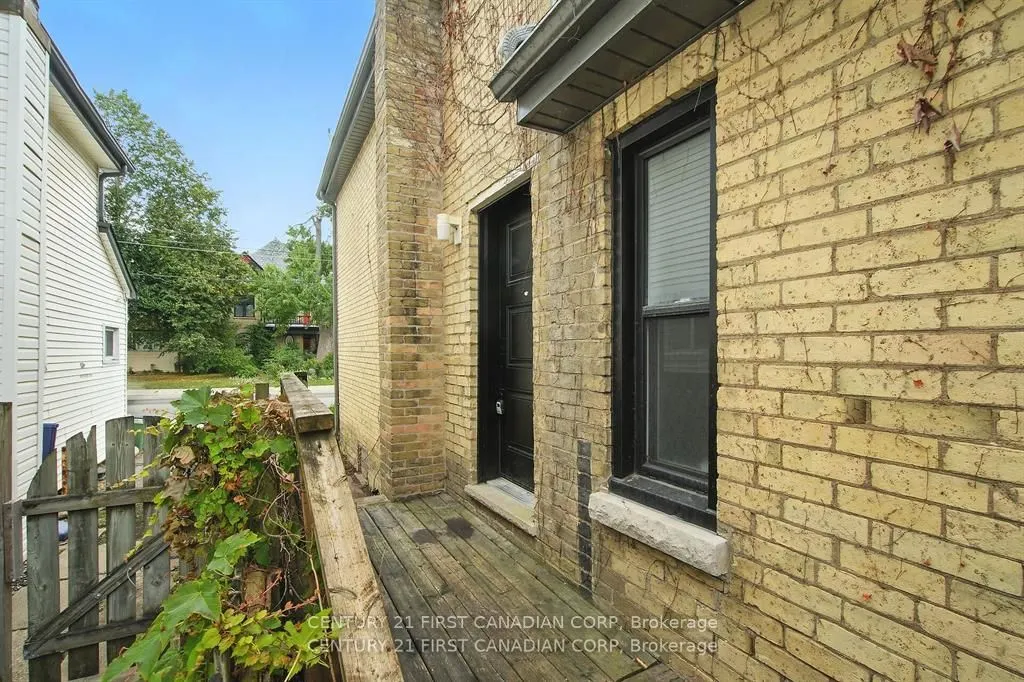 453 Quebec Street