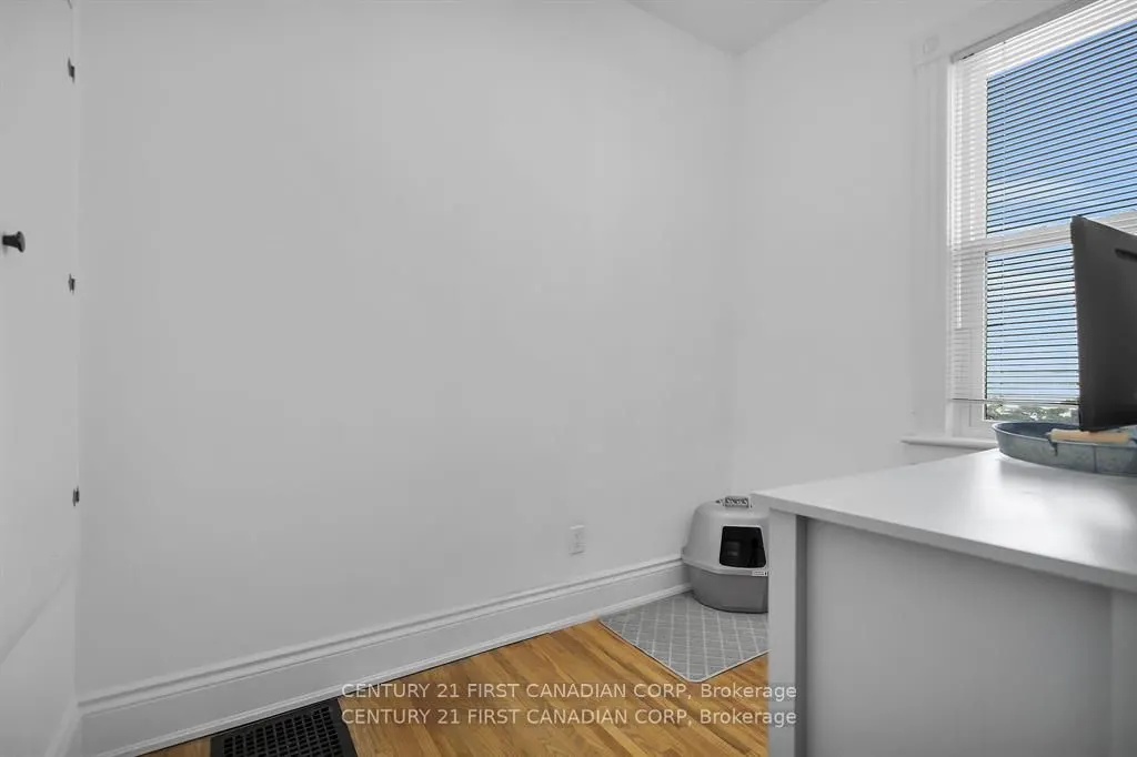 453 Quebec Street