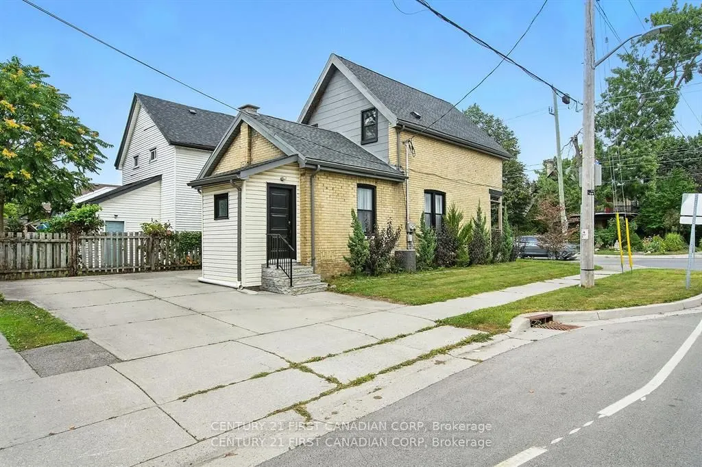 453 Quebec Street
