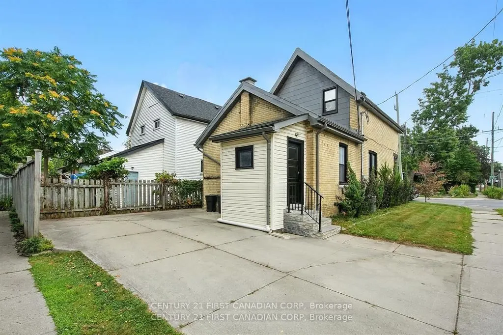 453 Quebec Street