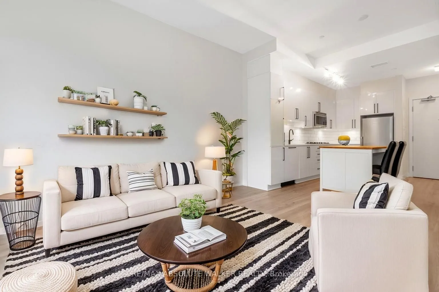 530 DE MAZENOD Avenue, #108