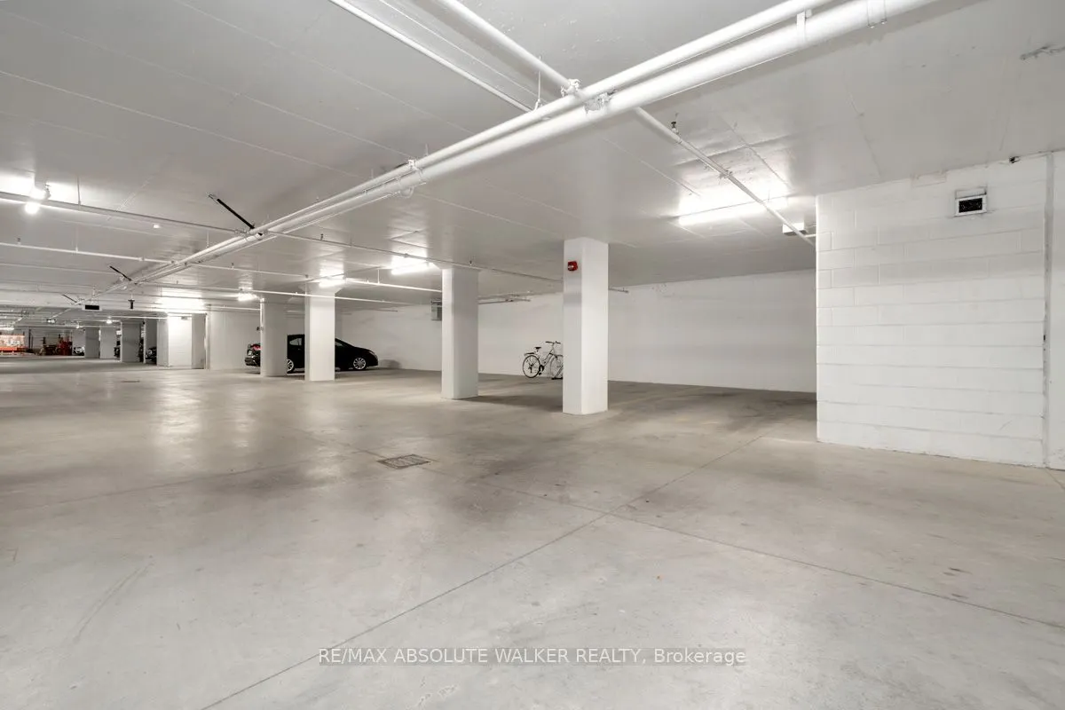 530 DE MAZENOD Avenue, #108