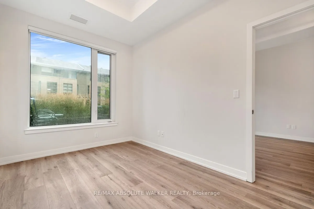 530 DE MAZENOD Avenue, #108