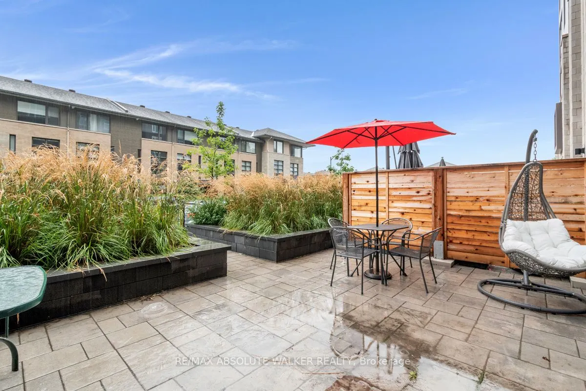 530 DE MAZENOD Avenue, #108