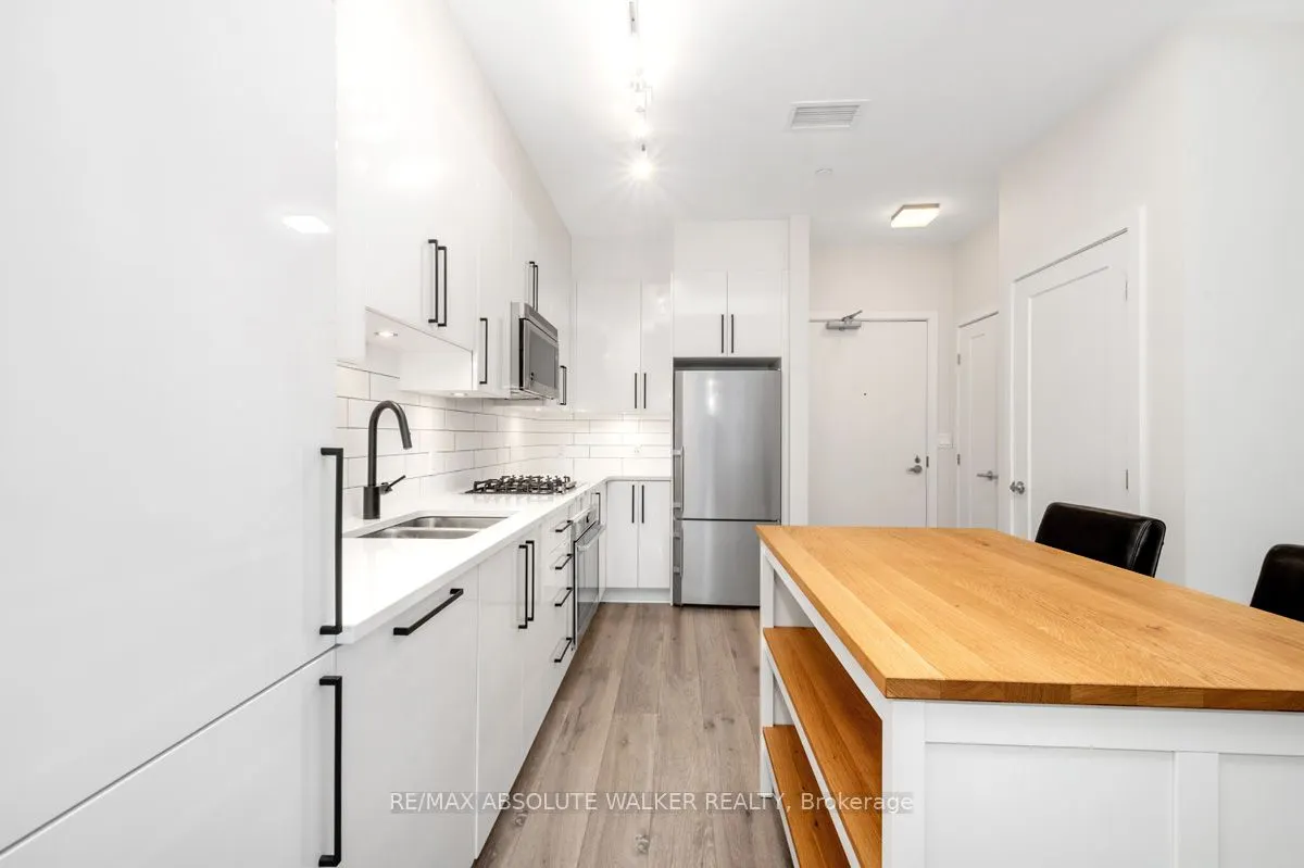 530 DE MAZENOD Avenue, #108