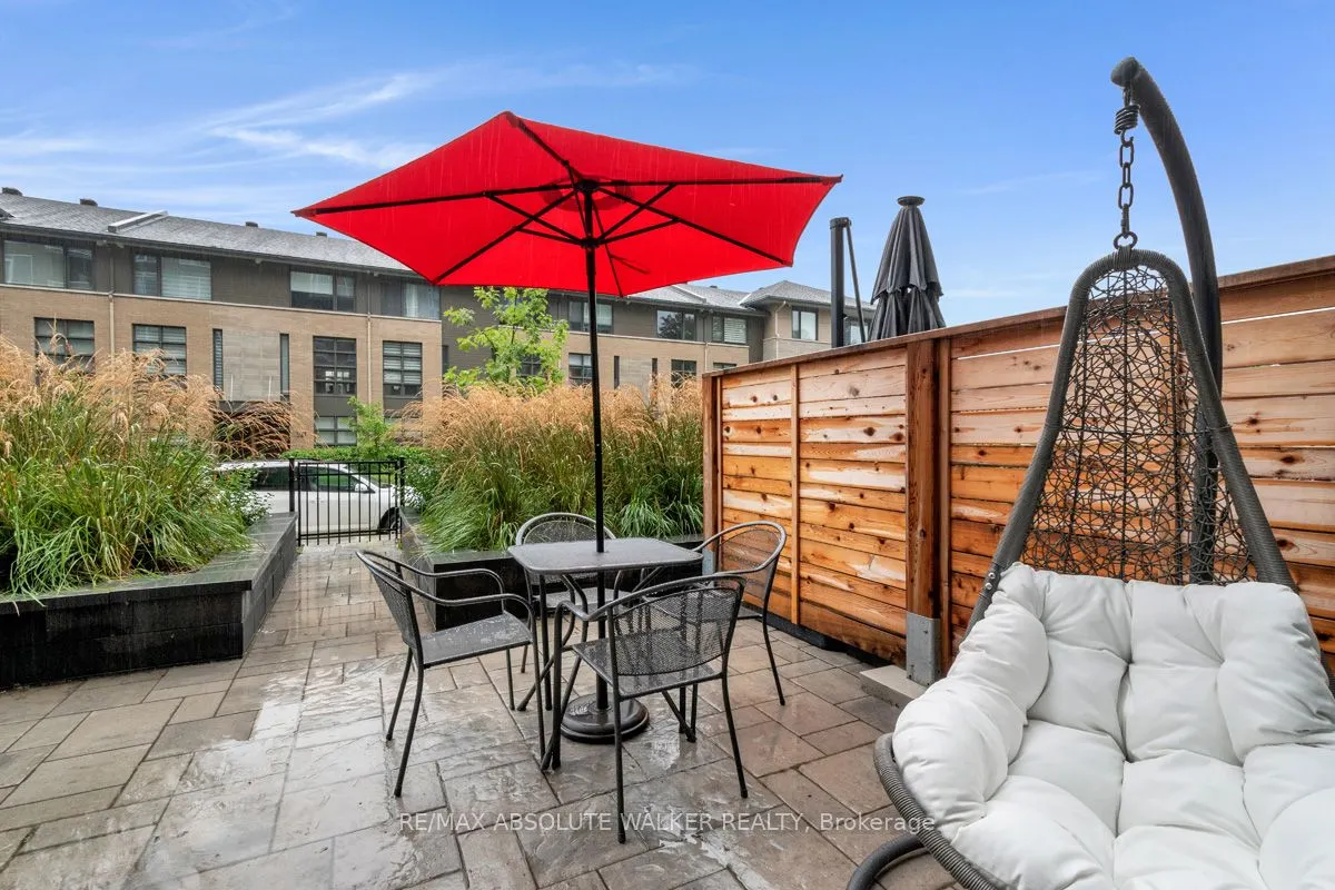530 DE MAZENOD Avenue, #108