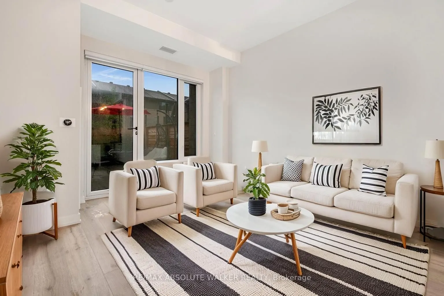 530 DE MAZENOD Avenue, #108