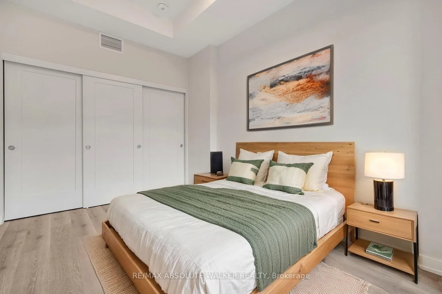 530 DE MAZENOD Avenue, #108