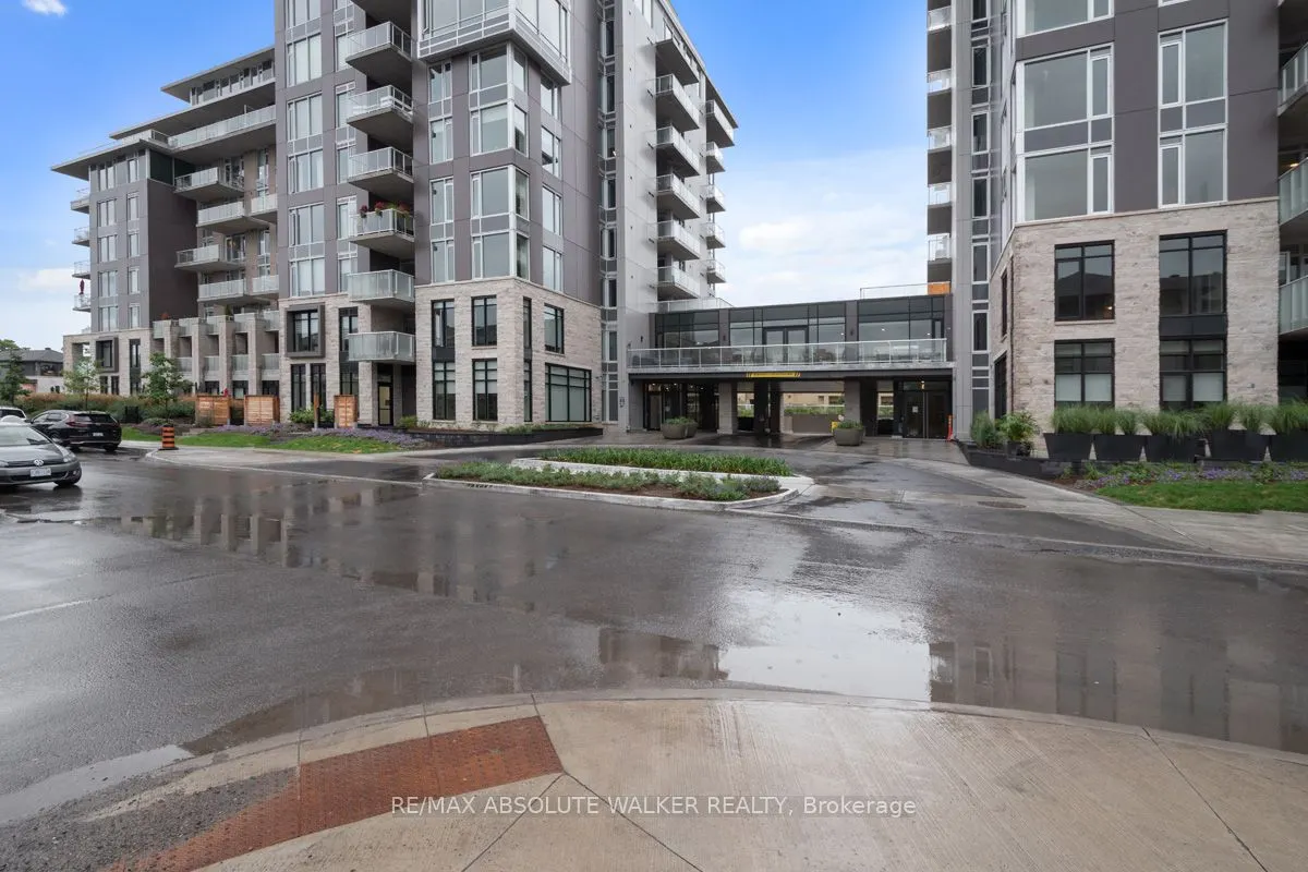 530 DE MAZENOD Avenue, #108