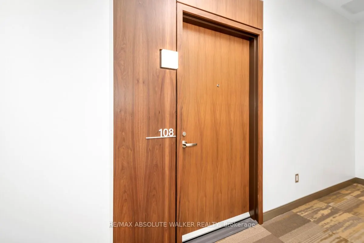 530 DE MAZENOD Avenue, #108
