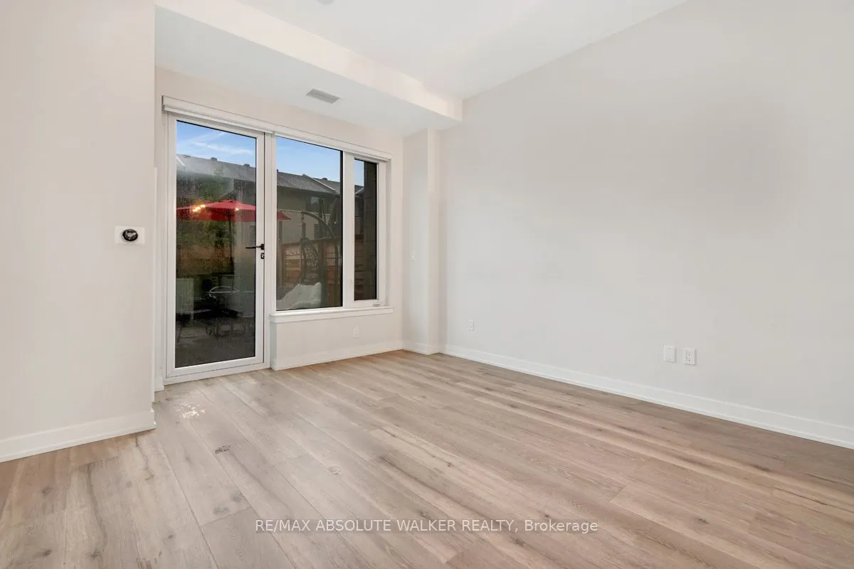530 DE MAZENOD Avenue, #108