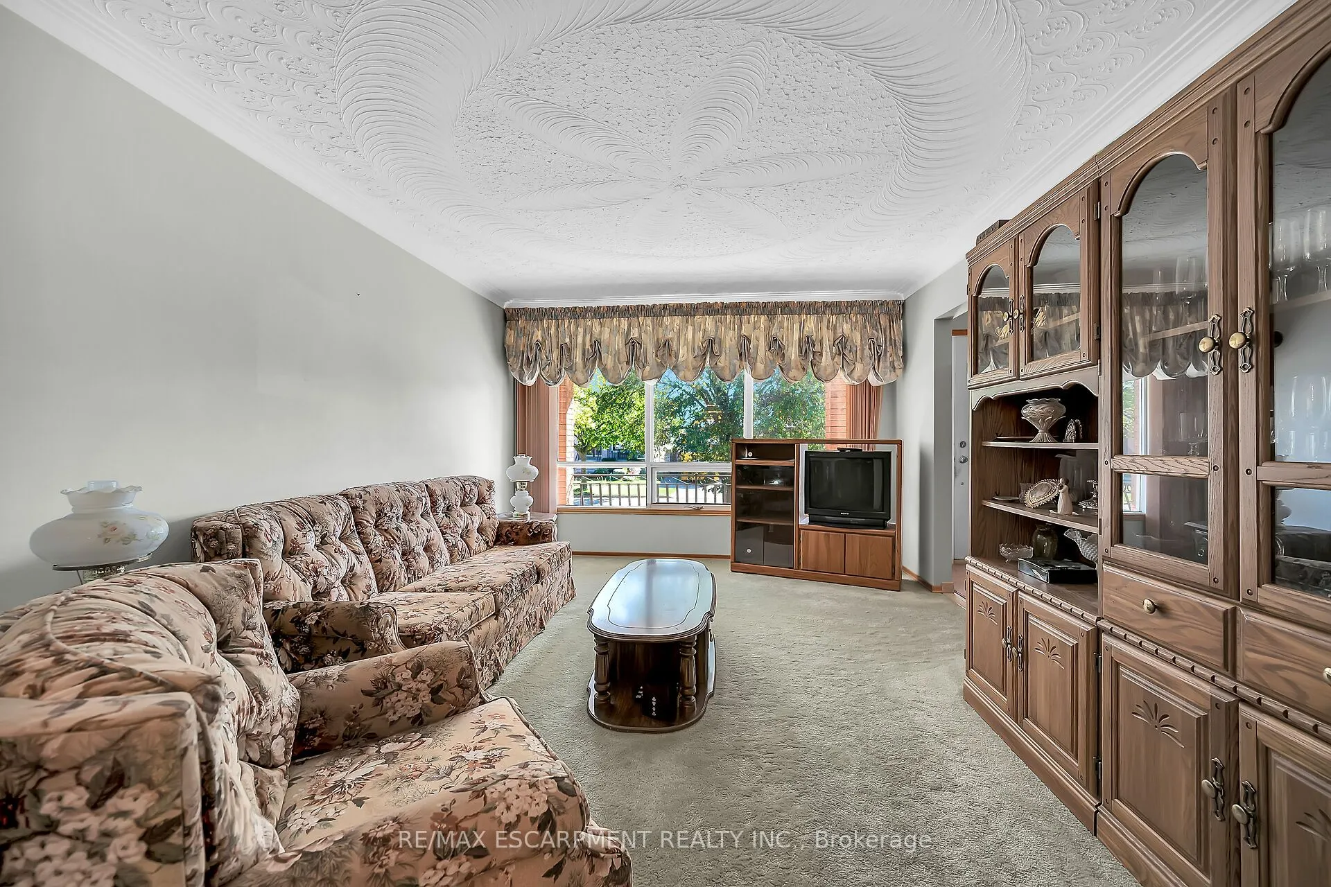 65 Ellington Avenue