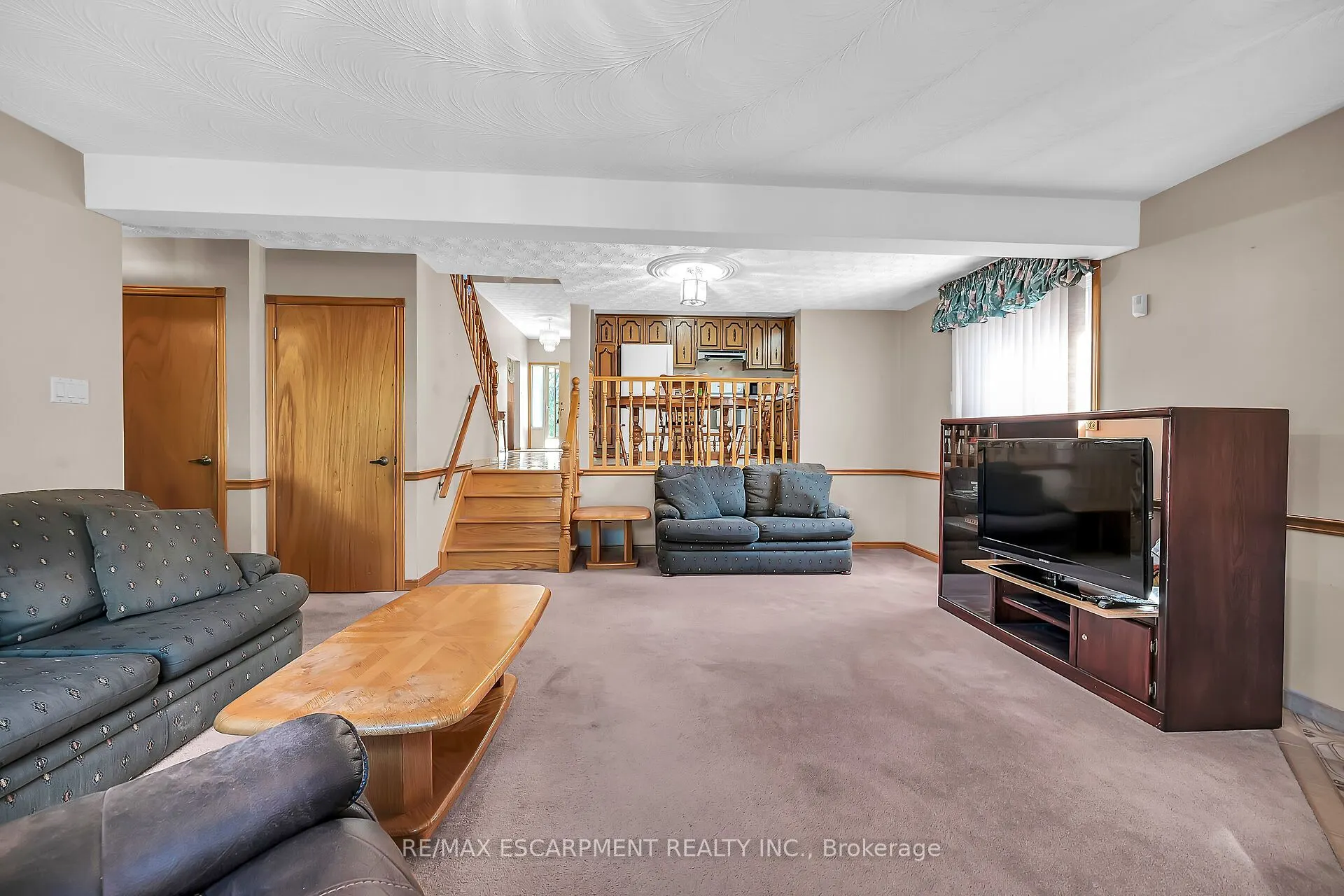 65 Ellington Avenue