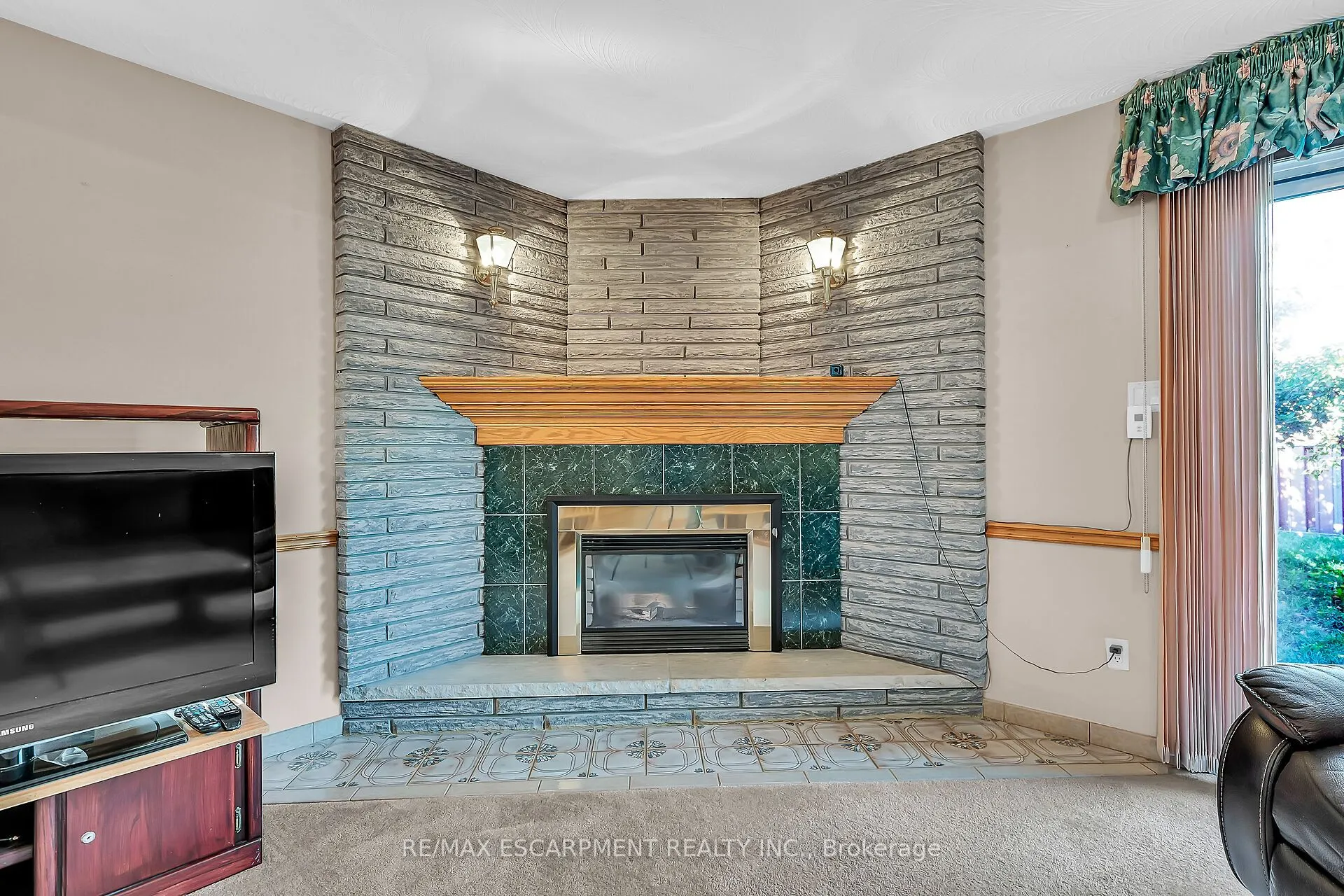 65 Ellington Avenue