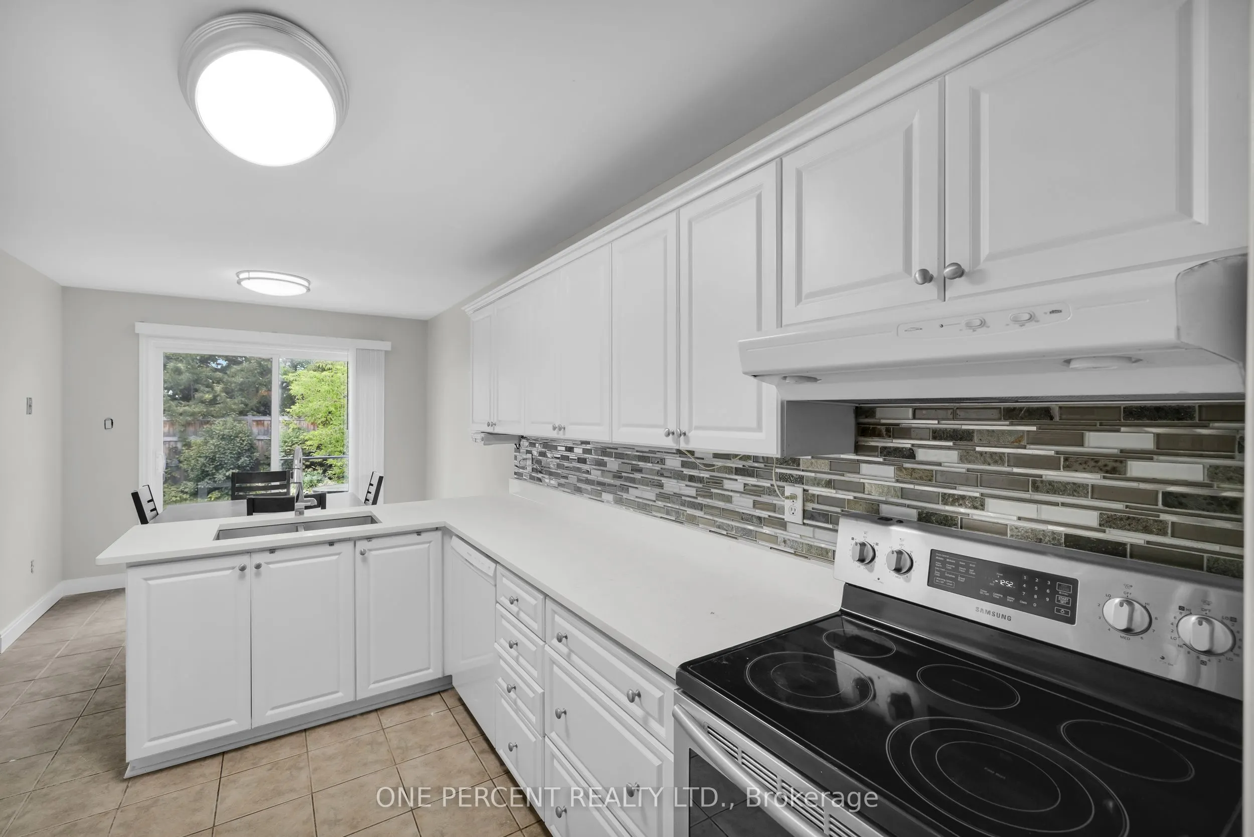 28 Chickasaw Crescent