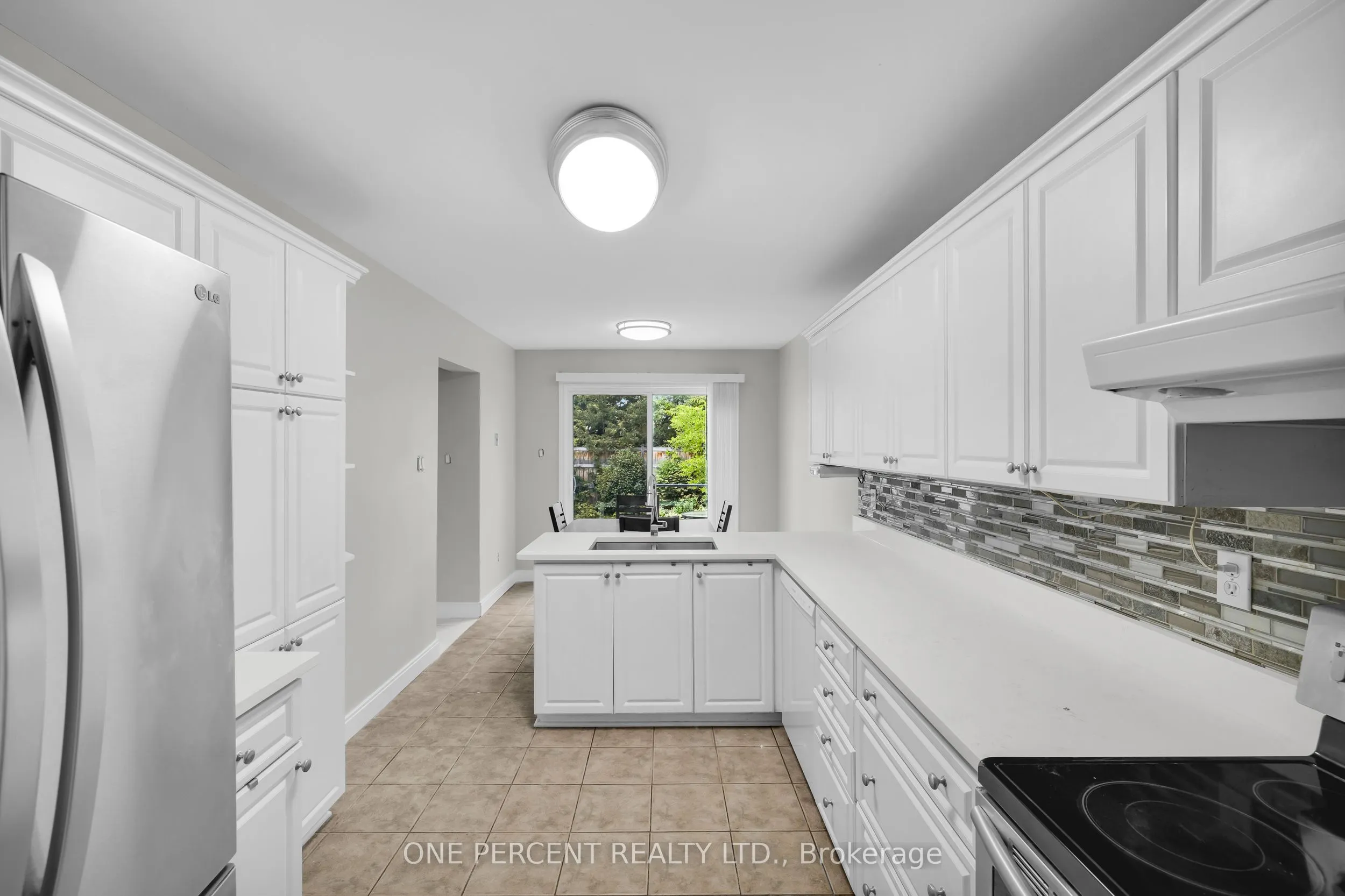 28 Chickasaw Crescent