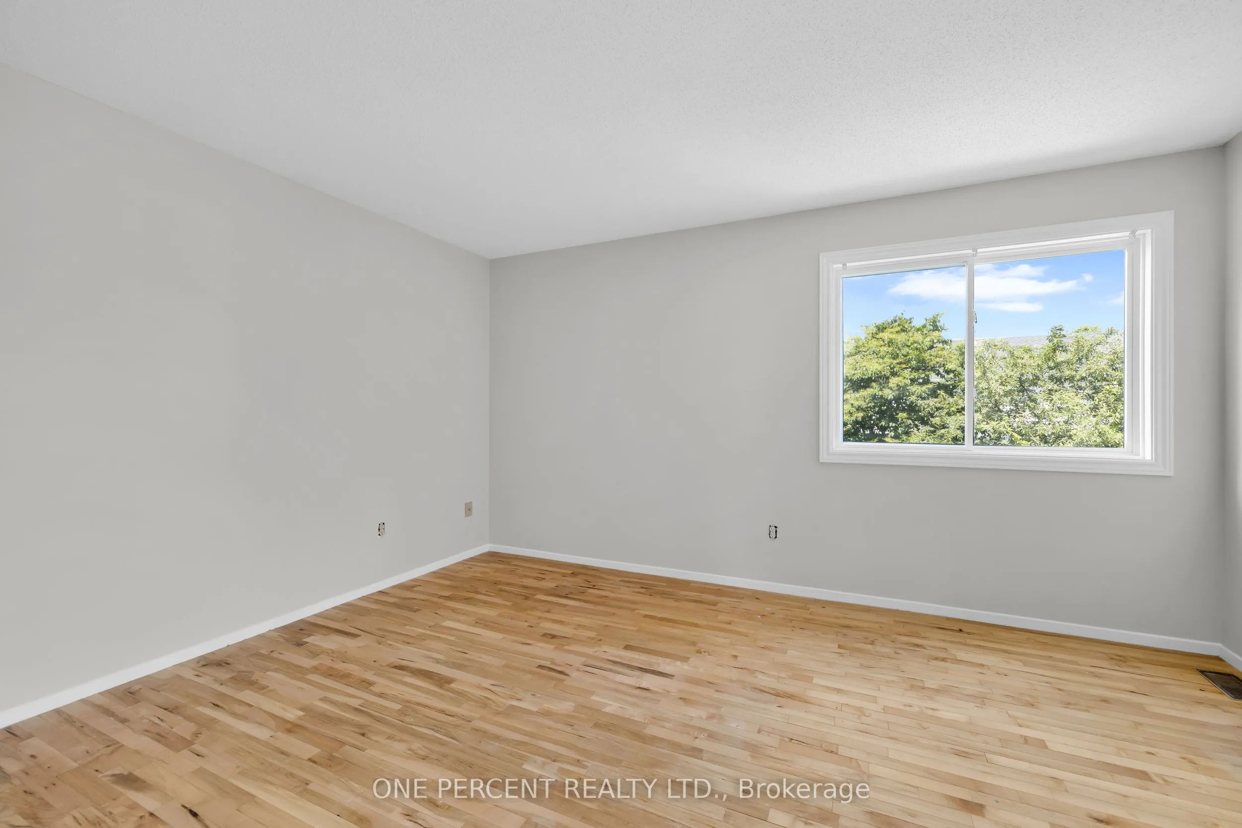 28 Chickasaw Crescent