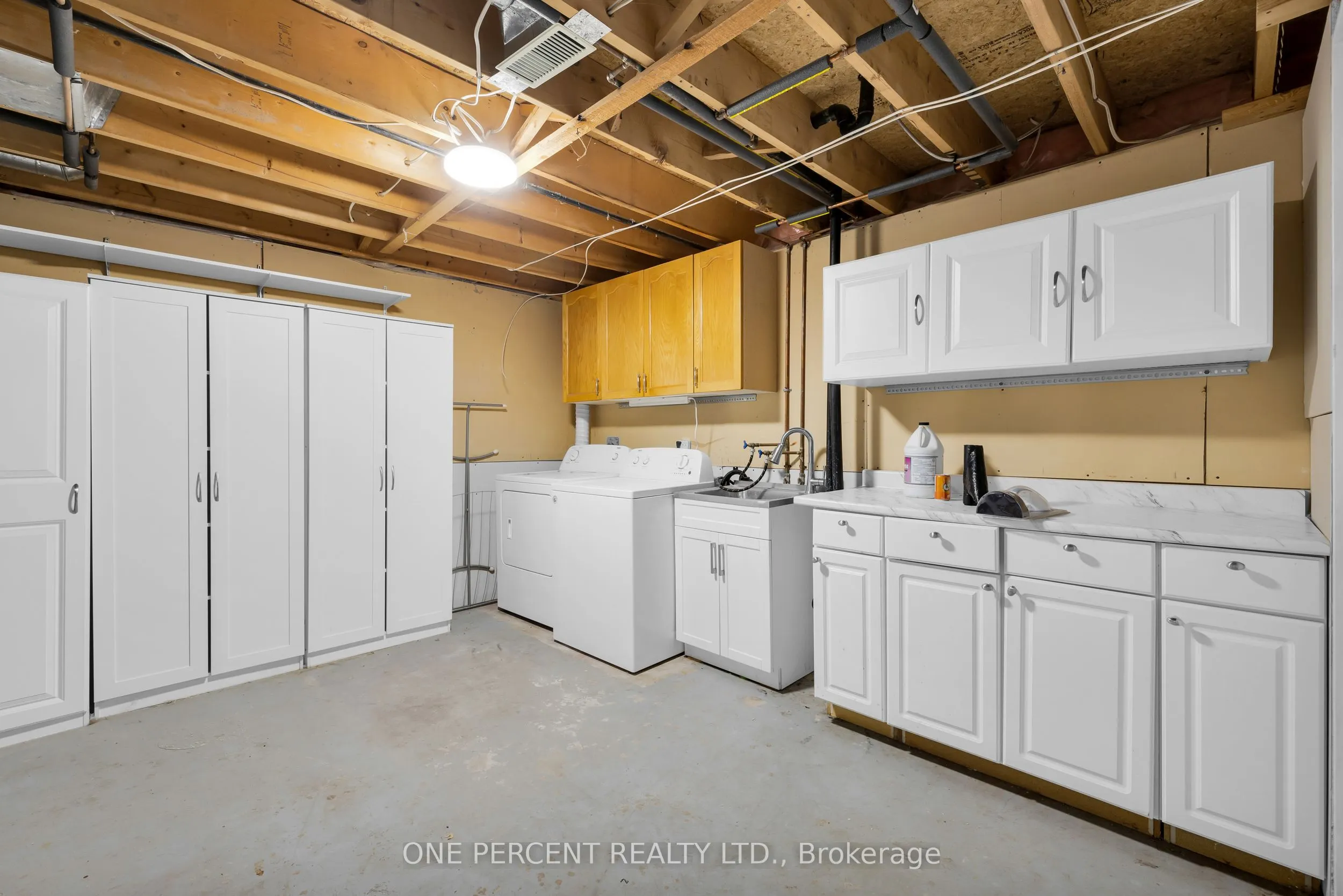 28 Chickasaw Crescent