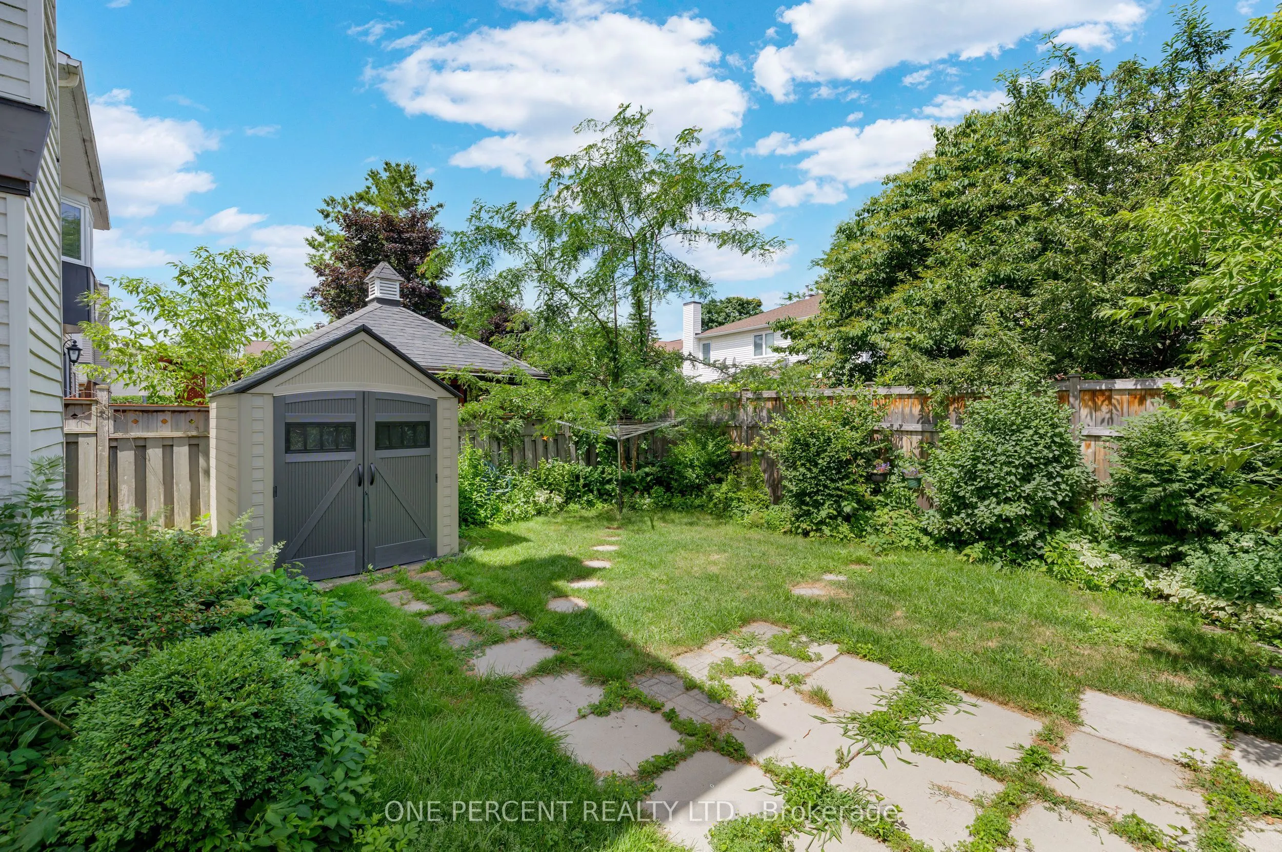 28 Chickasaw Crescent