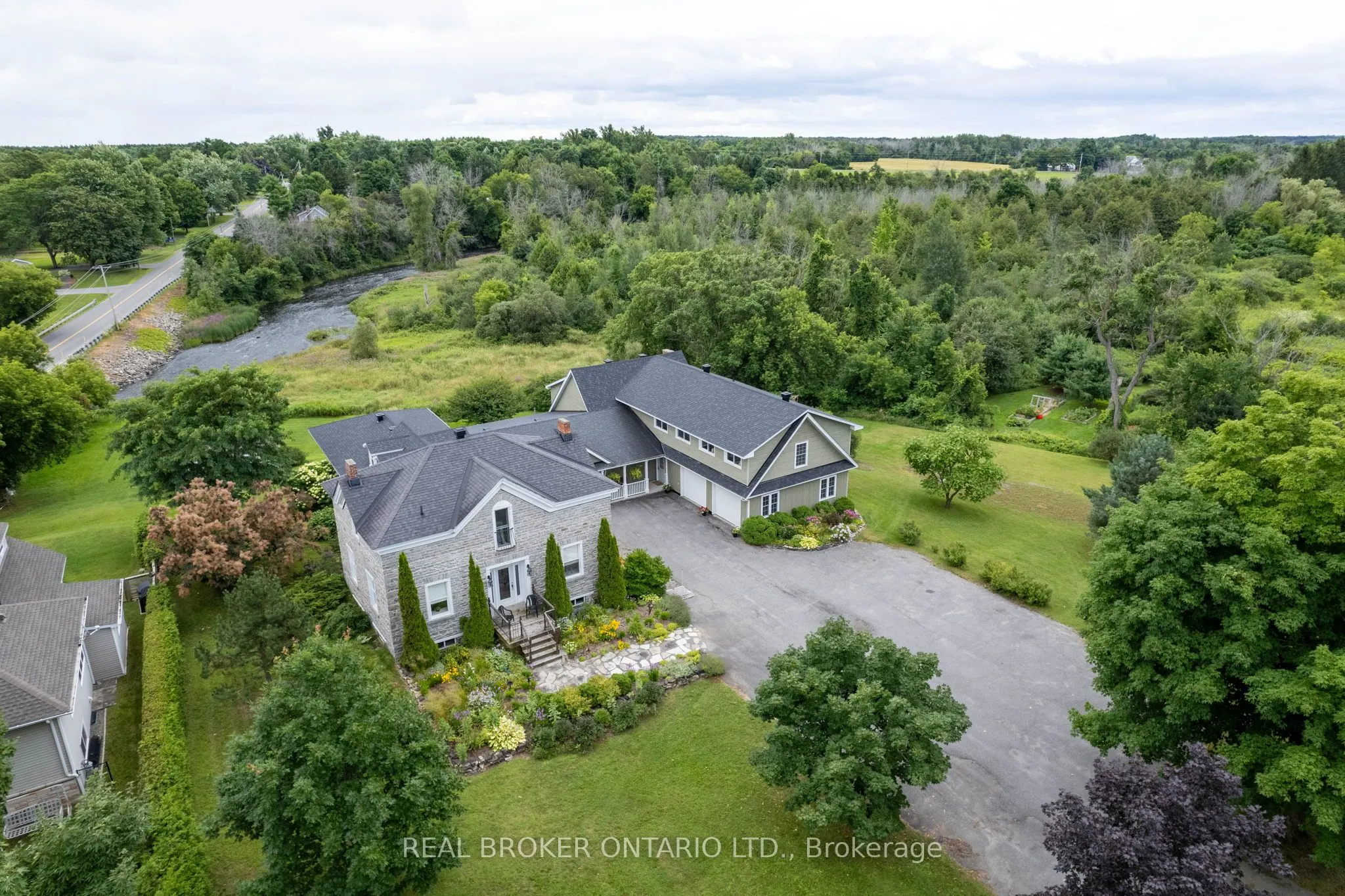 2486 County Rd 18 Concession