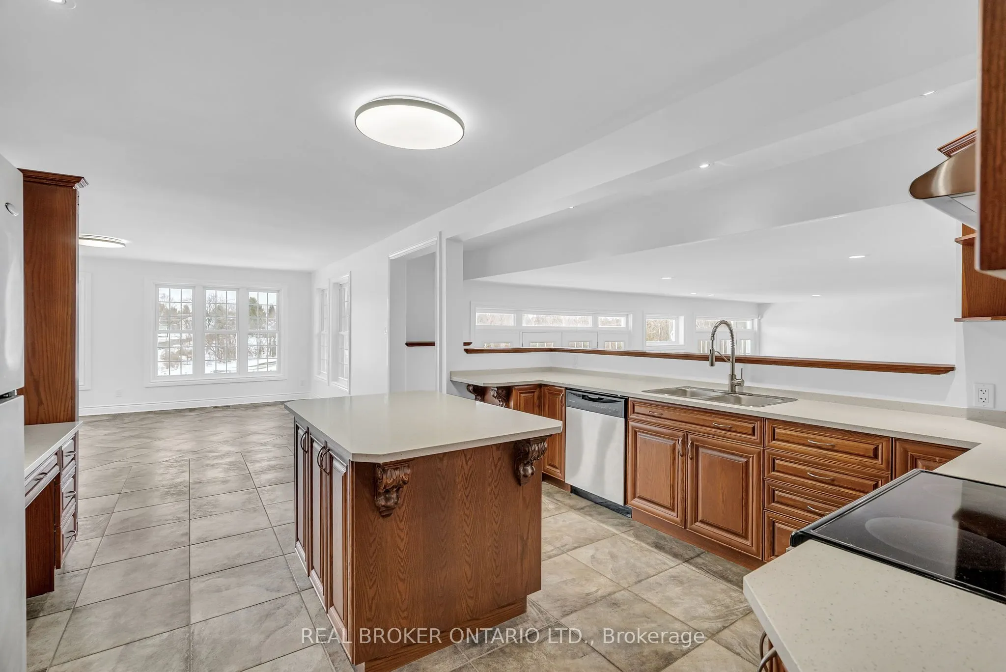 2486 County Rd 18 Concession