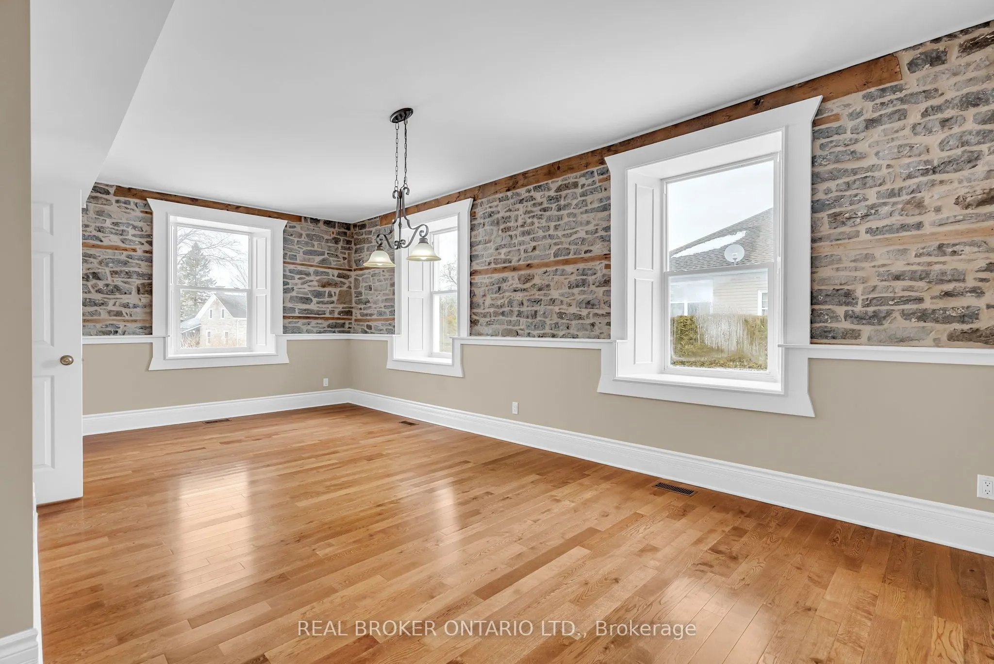 2486 County Rd 18 Concession