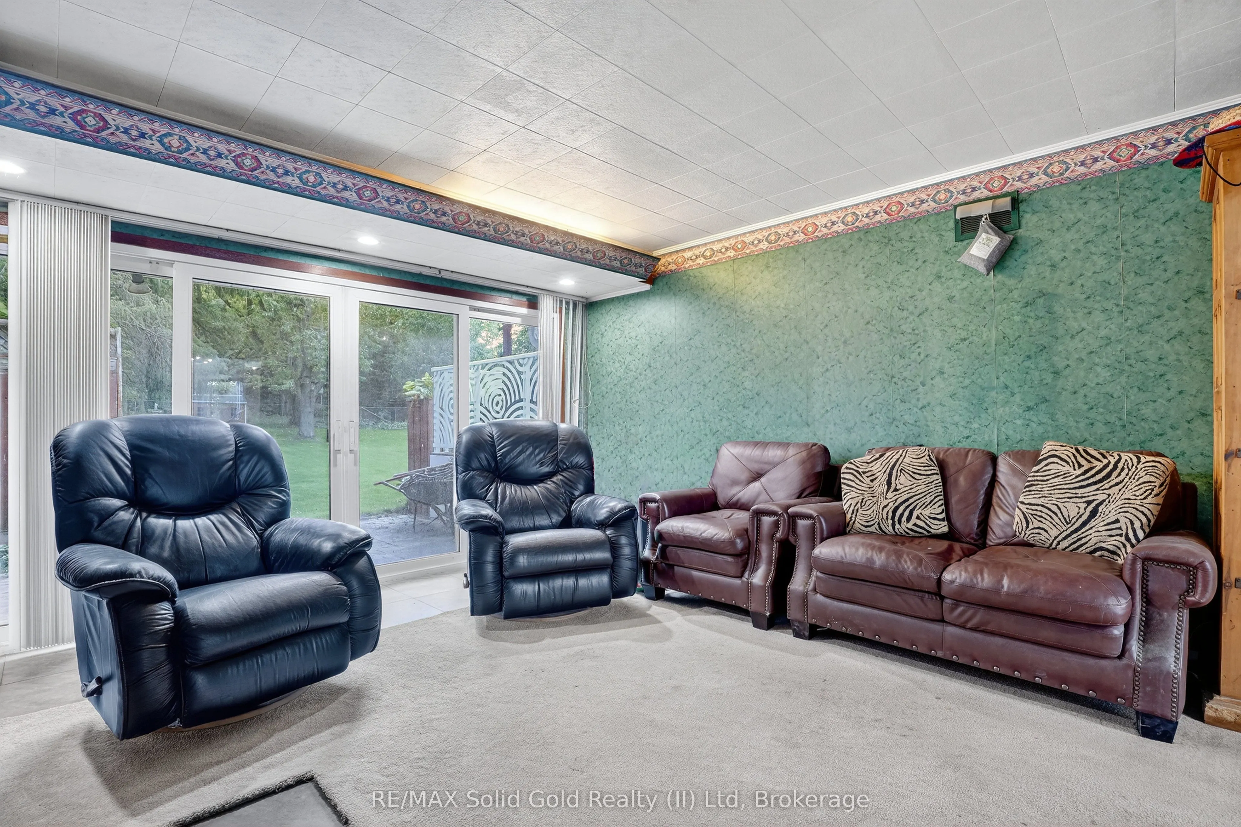 13 Roosevelt Avenue
